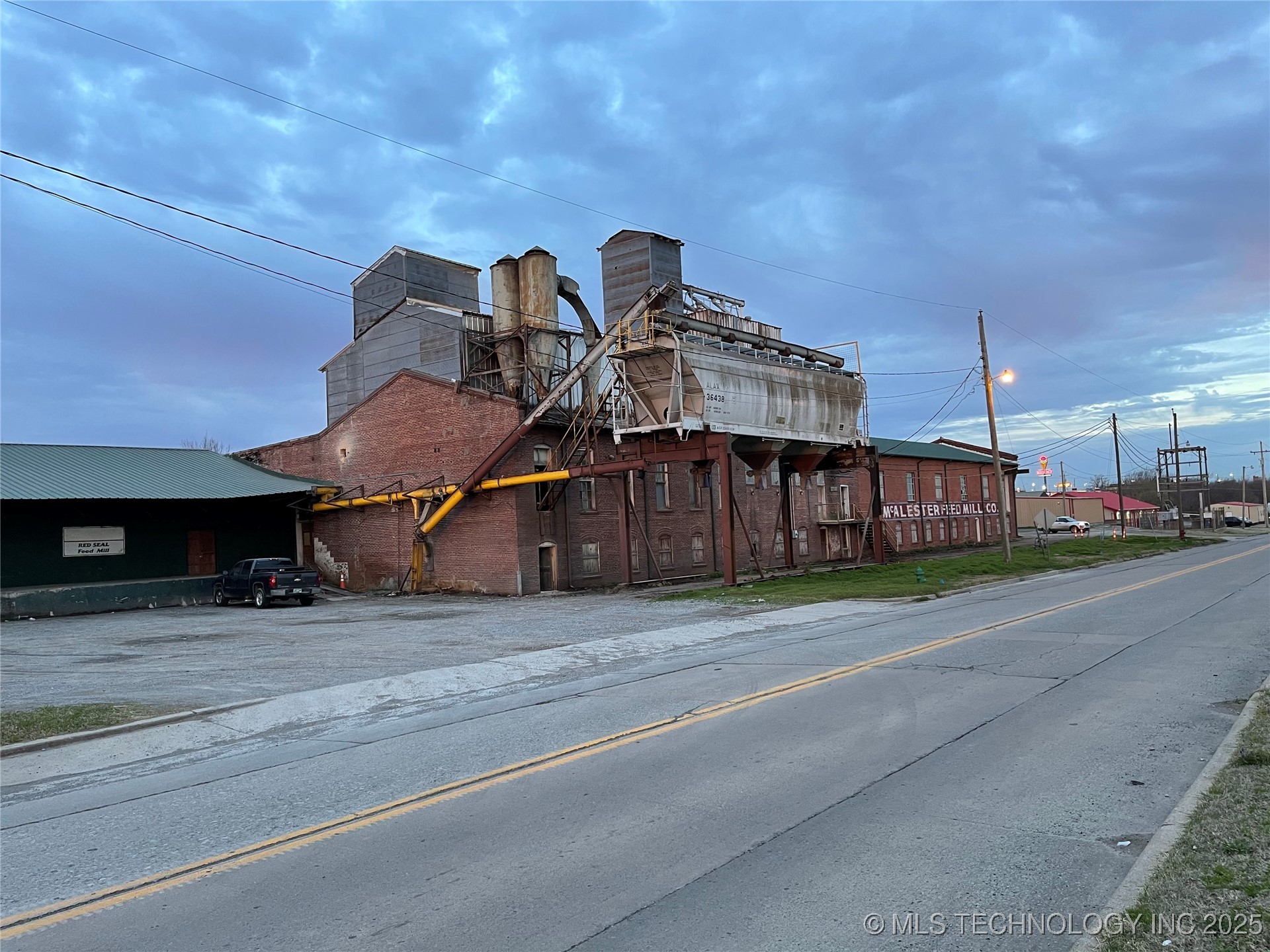 1400 E Washington Property Photo 2