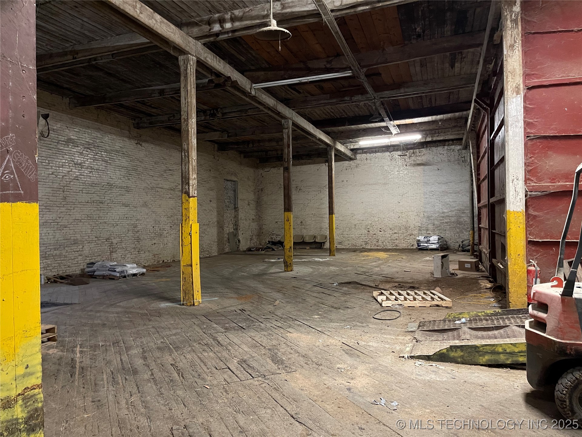 1400 E Washington Property Photo 10