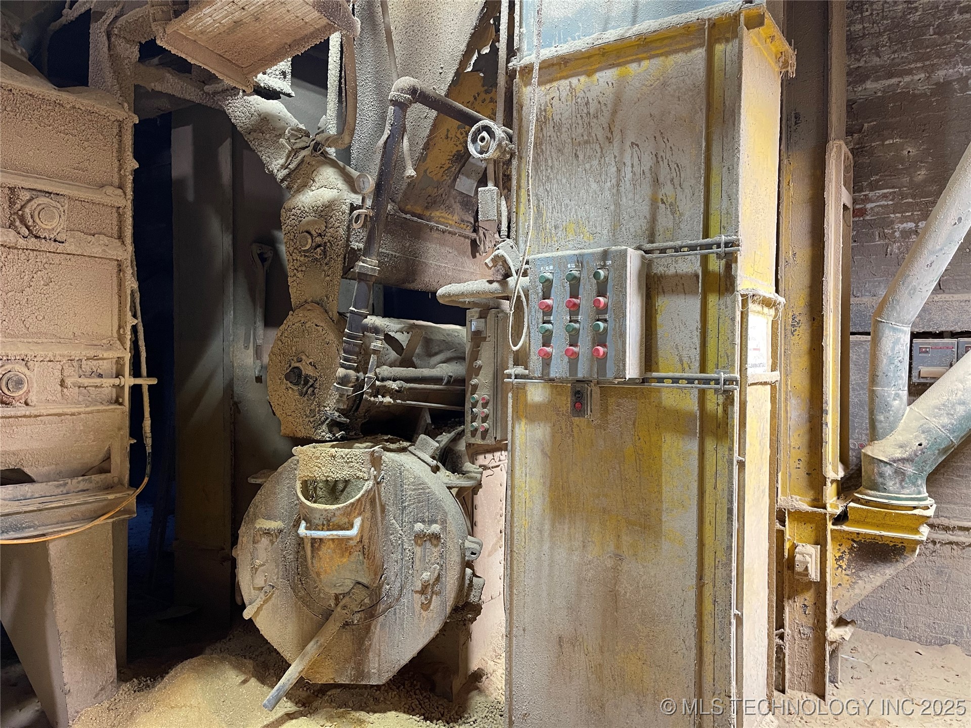 1400 E Washington Property Photo 14