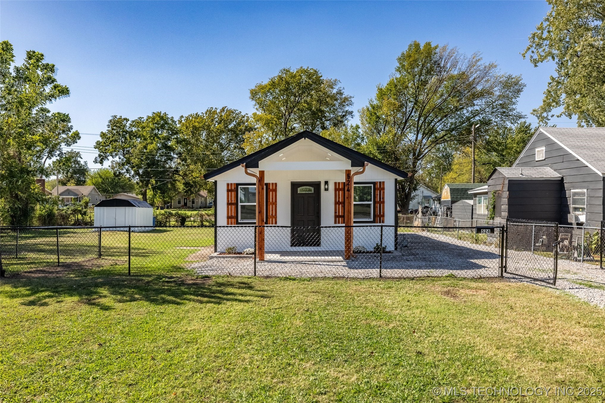 524 N Norwood Avenue Property Photo 3