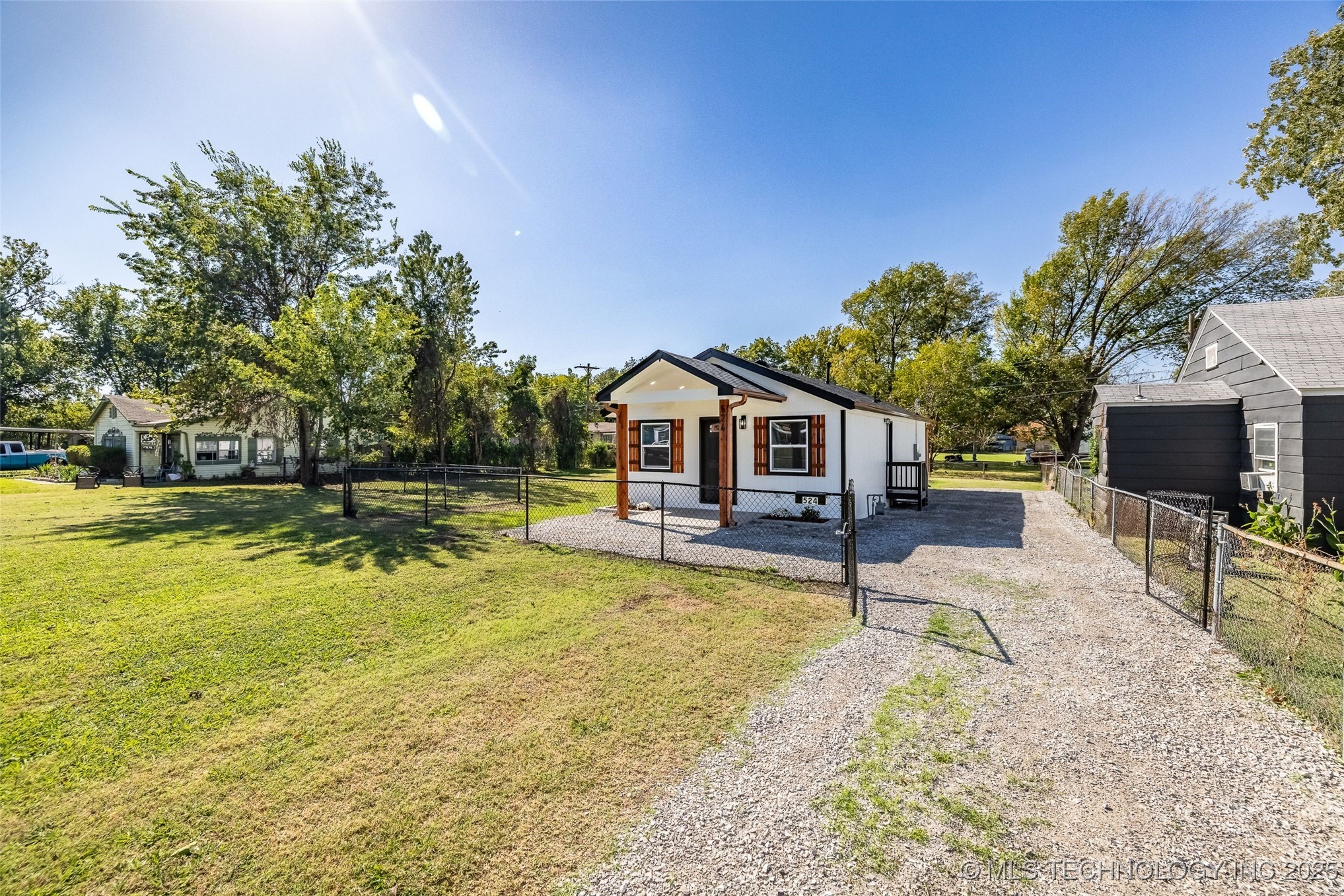 524 N Norwood Avenue Property Photo 7