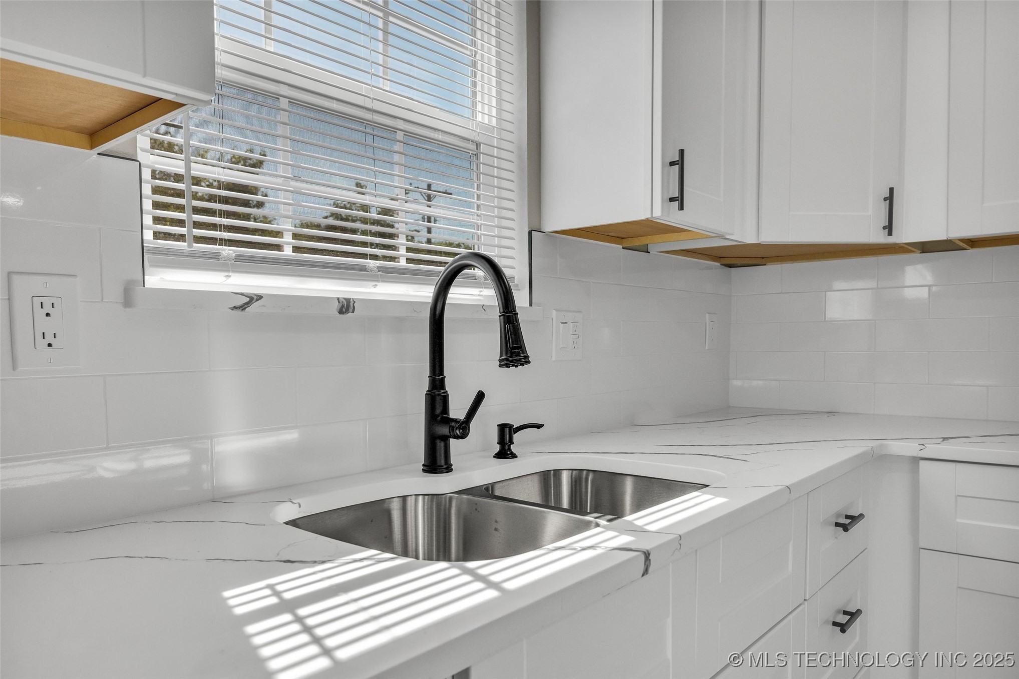 524 N Norwood Avenue Property Photo 14