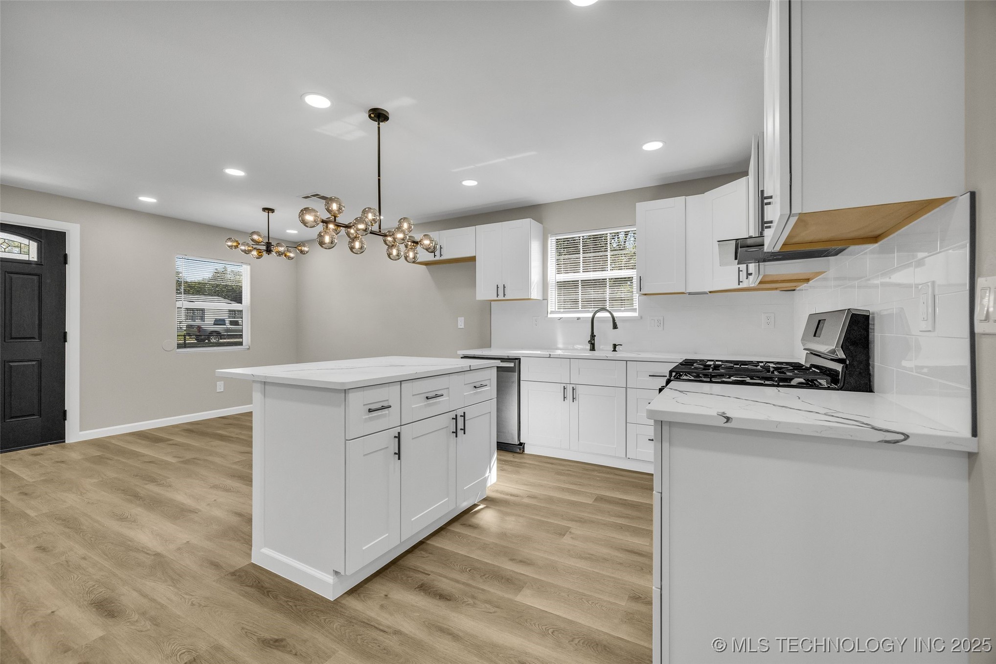 524 N Norwood Avenue Property Photo 17