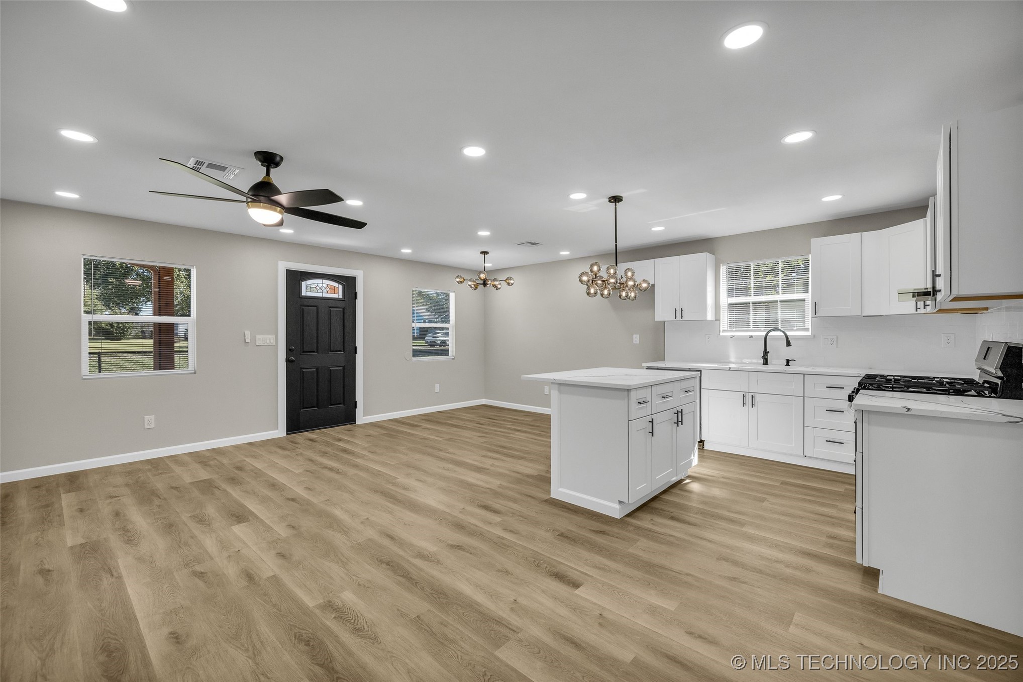 524 N Norwood Avenue Property Photo 20