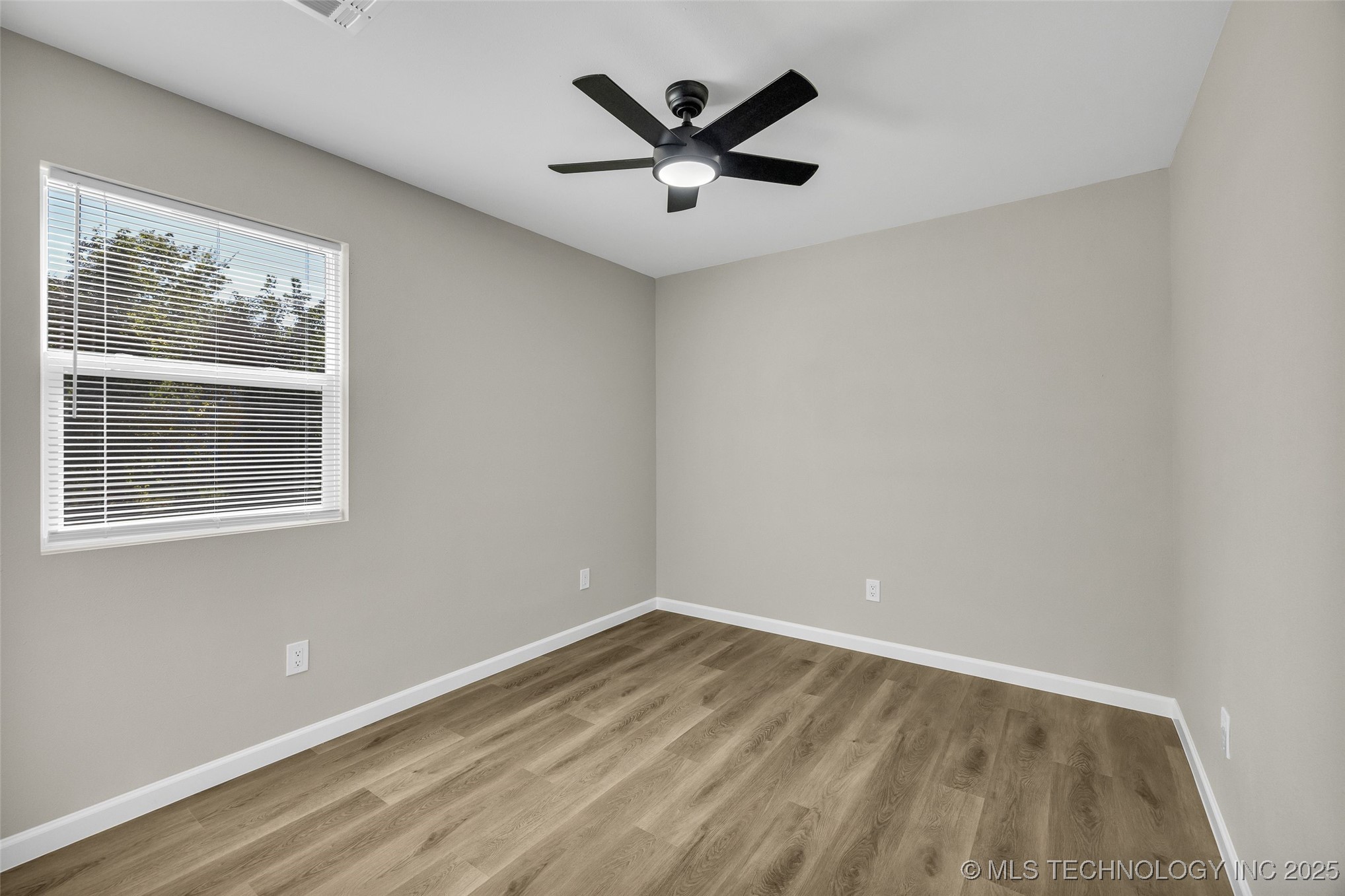 524 N Norwood Avenue Property Photo 25