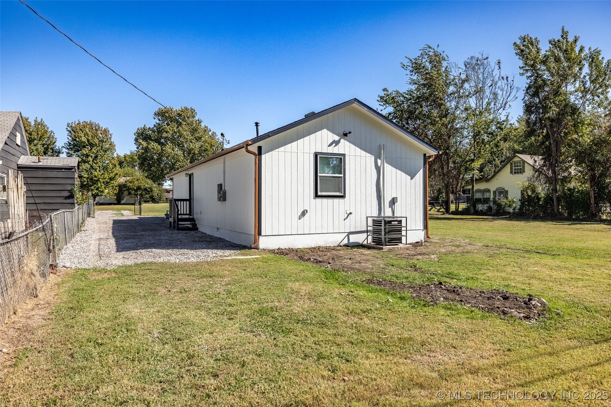 524 N Norwood Avenue Property Photo 43