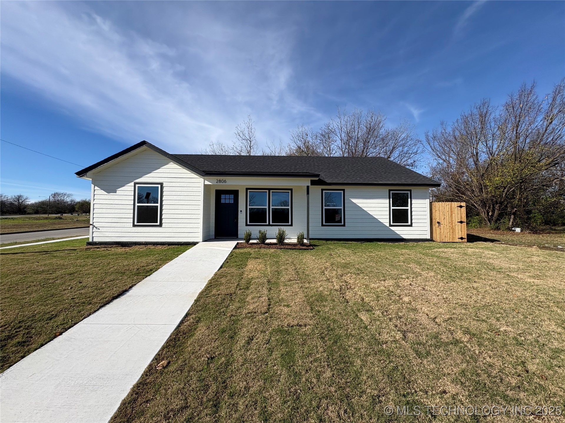 2806 N Lansing Place