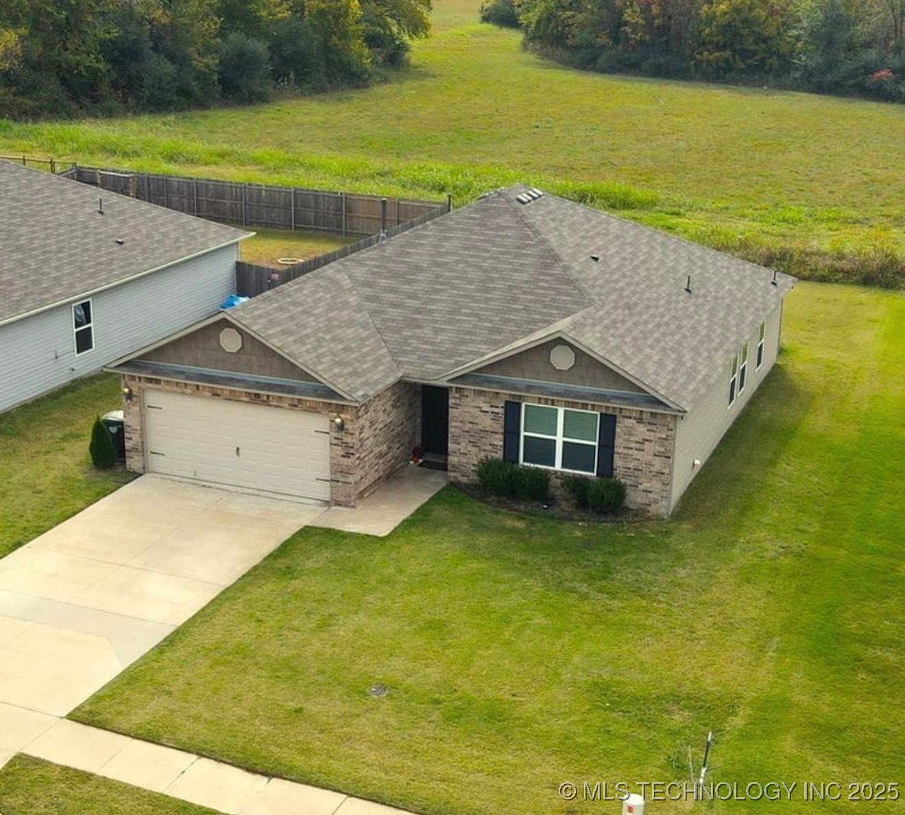 23714 E 115th Street S Property Photo 2