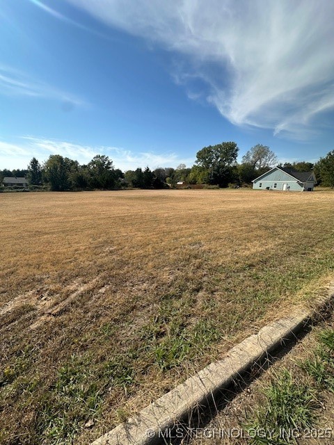 Lona Avenue Property Photo 3