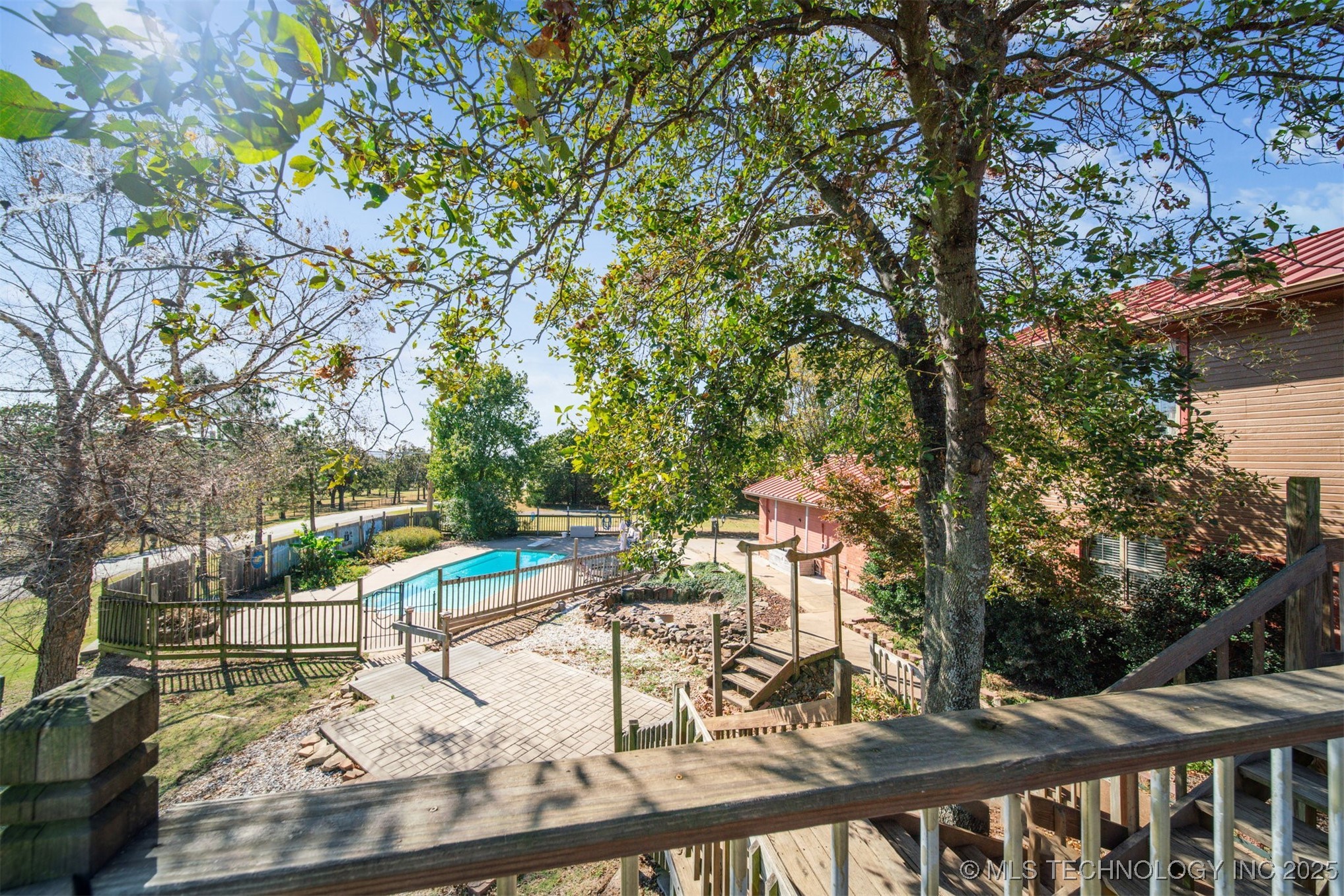 727 Cedar Point Drive Property Photo 6