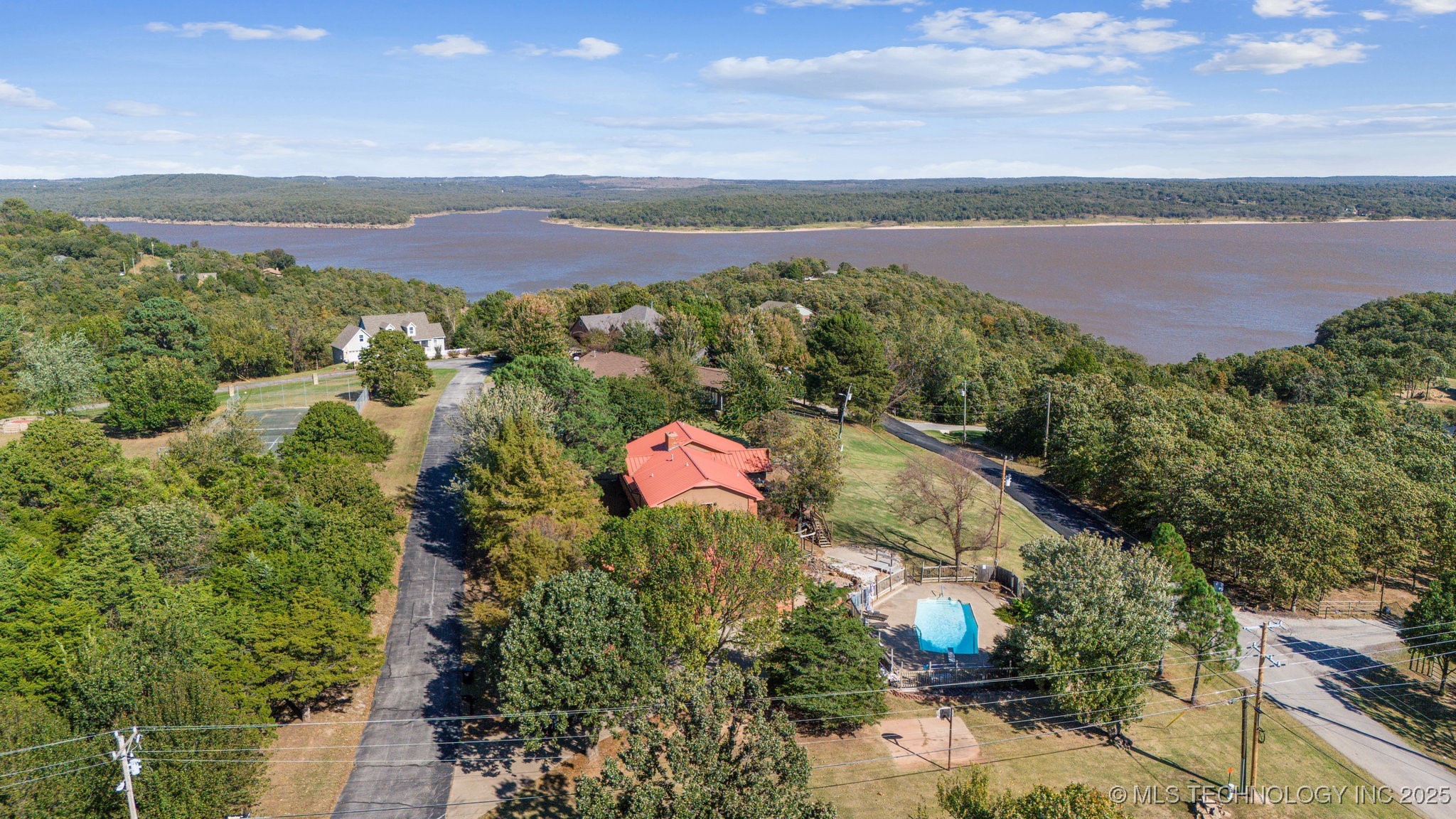 727 Cedar Point Drive Property Photo 11