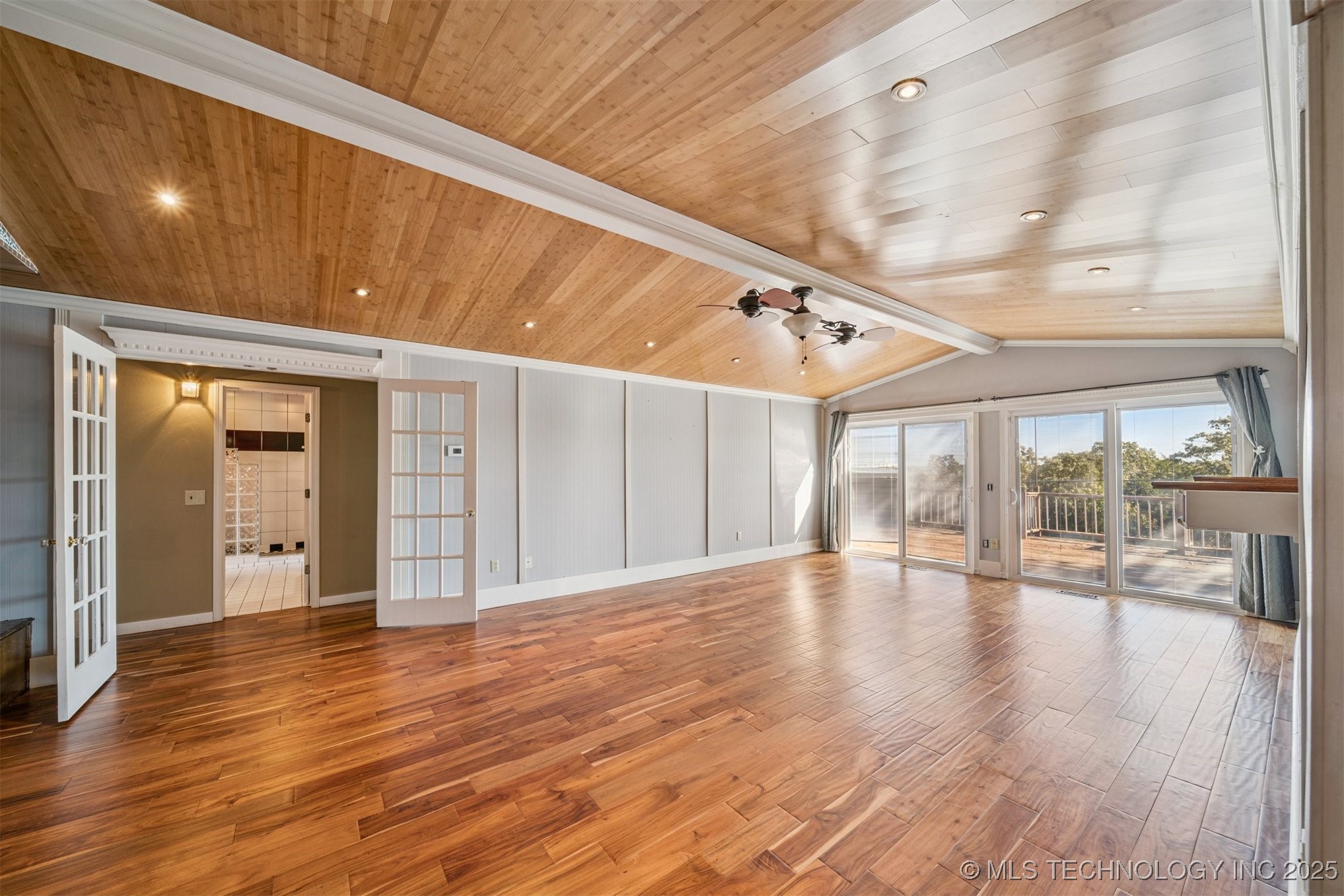 727 Cedar Point Drive Property Photo 14