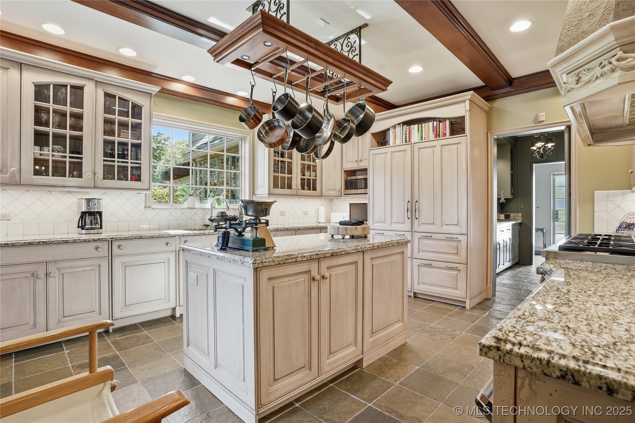 3132 Columbia Cir Circle Property Photo 17