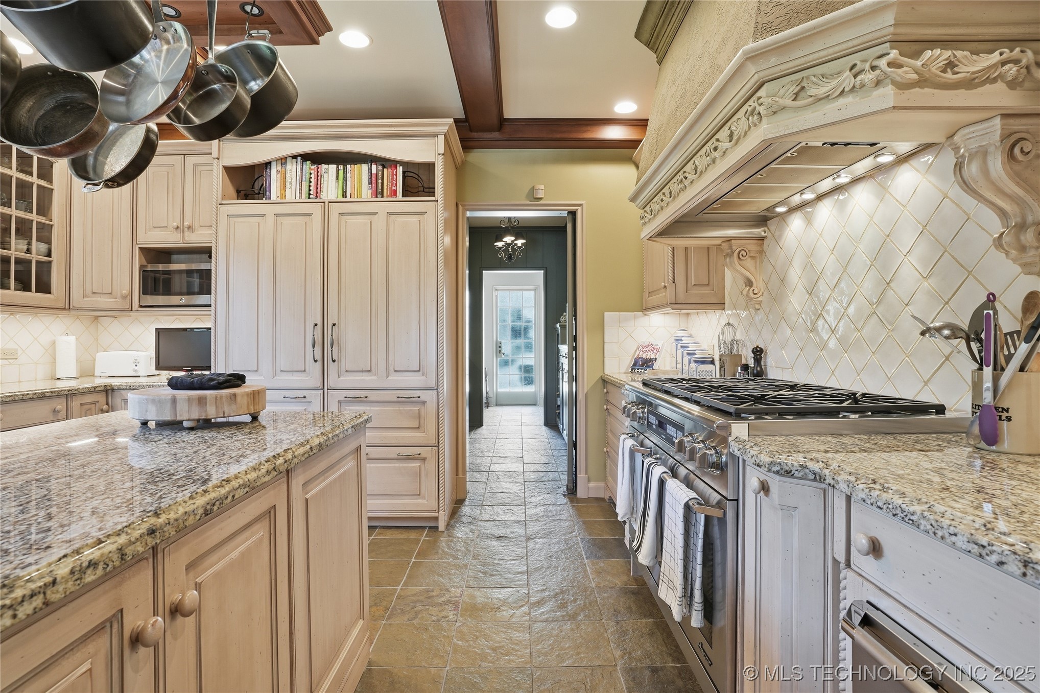 3132 Columbia Cir Circle Property Photo 18