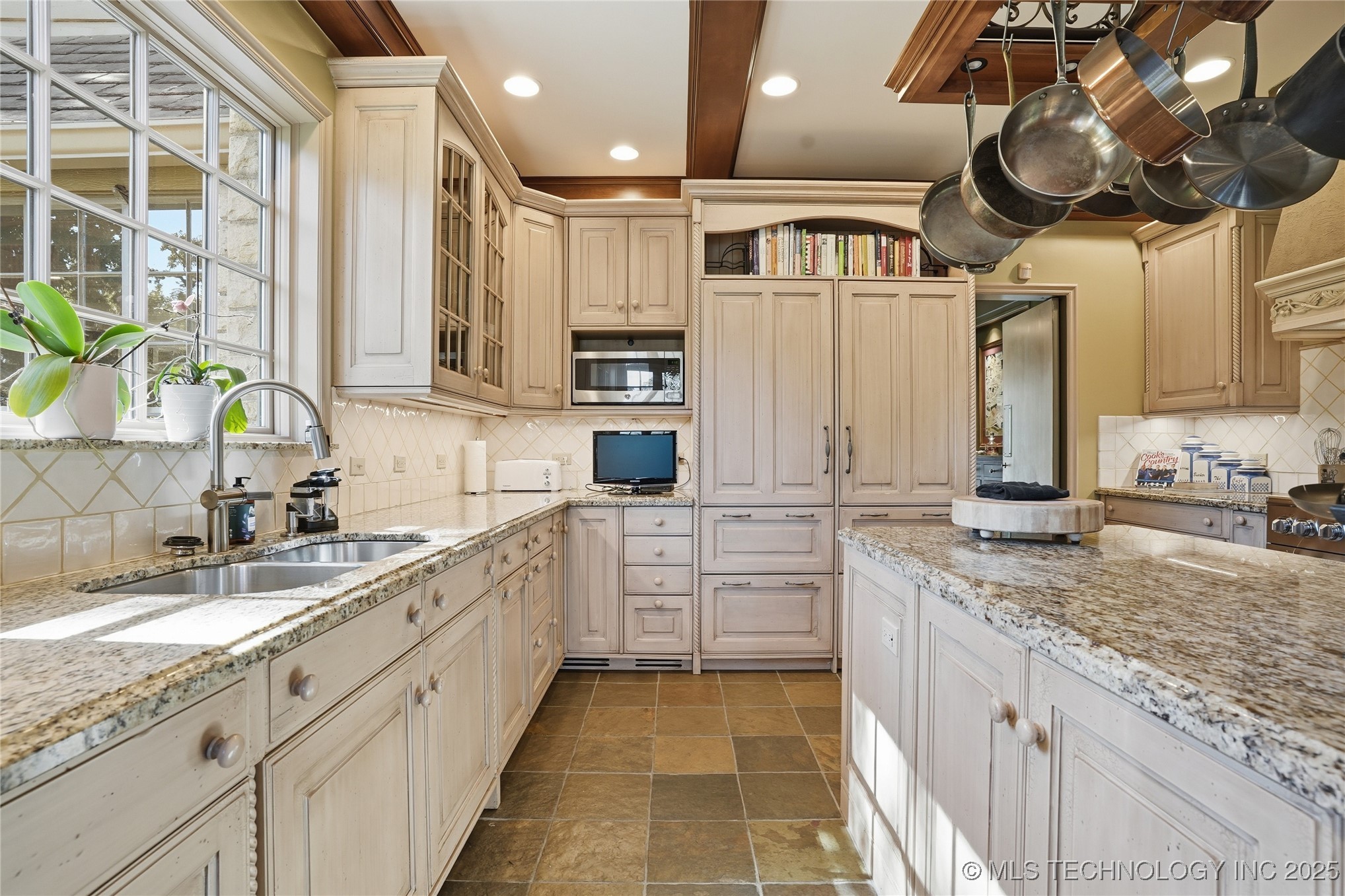 3132 Columbia Cir Circle Property Photo 20