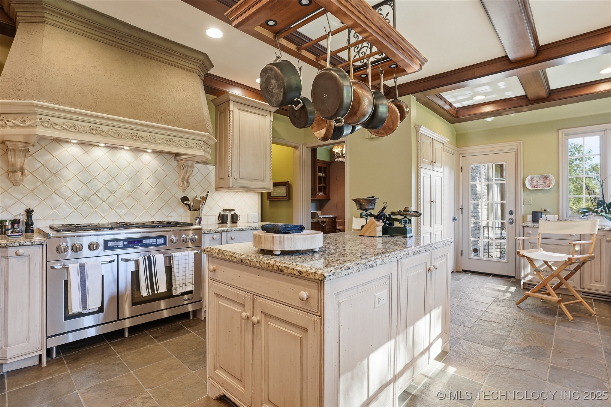 3132 Columbia Cir Circle Property Photo 21