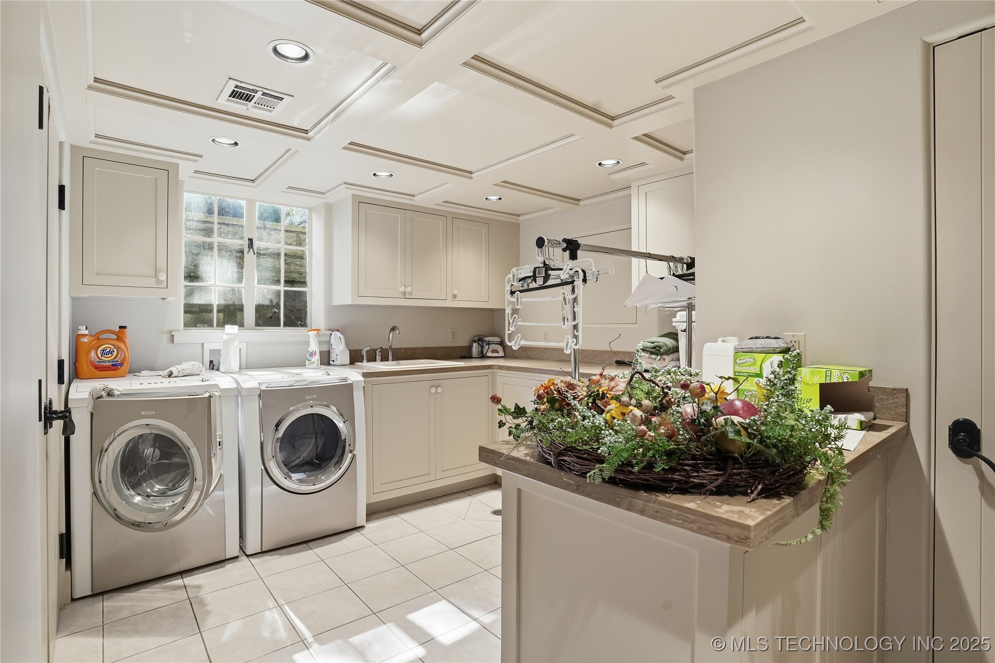 3132 Columbia Cir Circle Property Photo 32