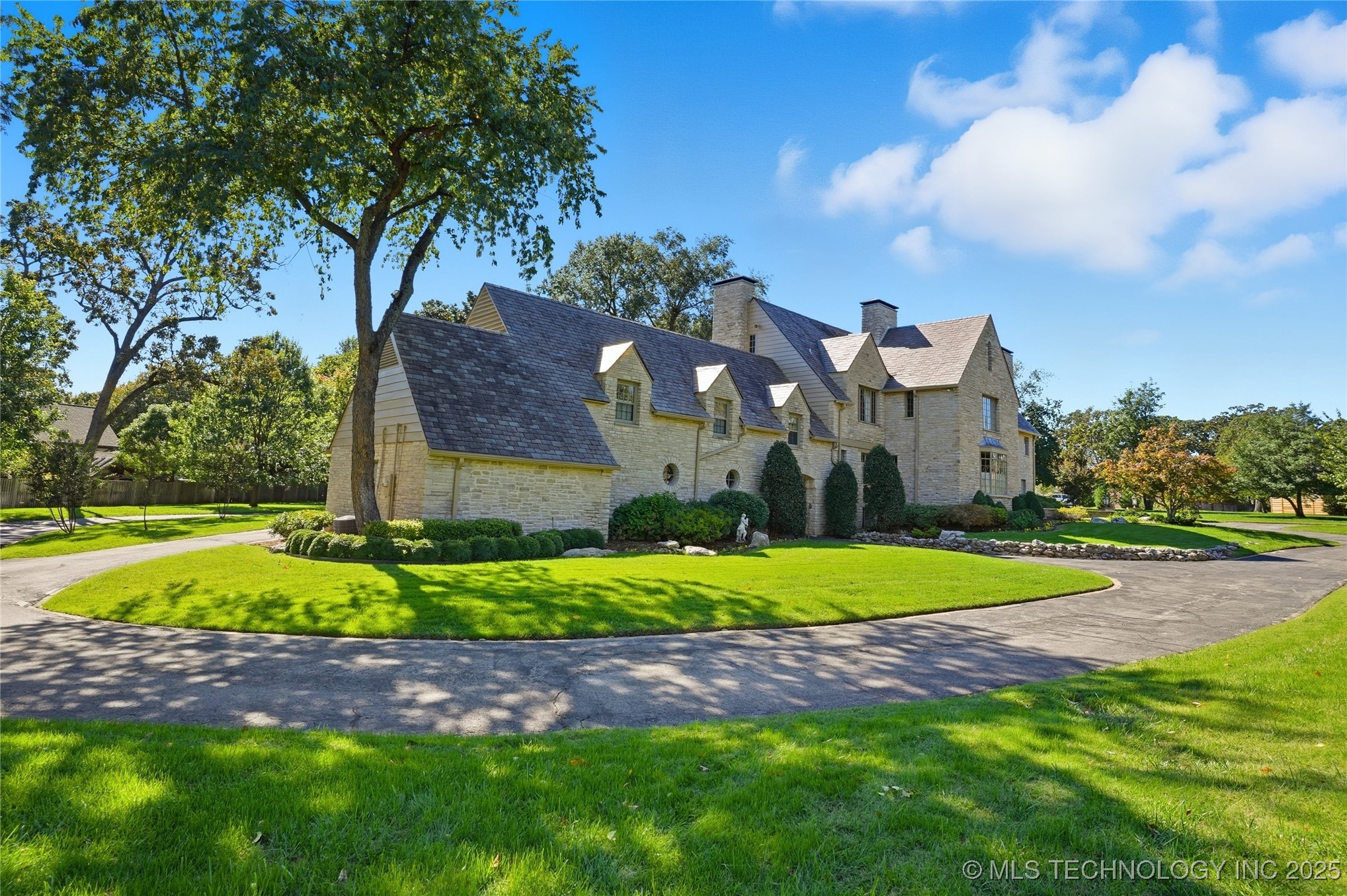 3132 Columbia Cir Circle Property Photo 34