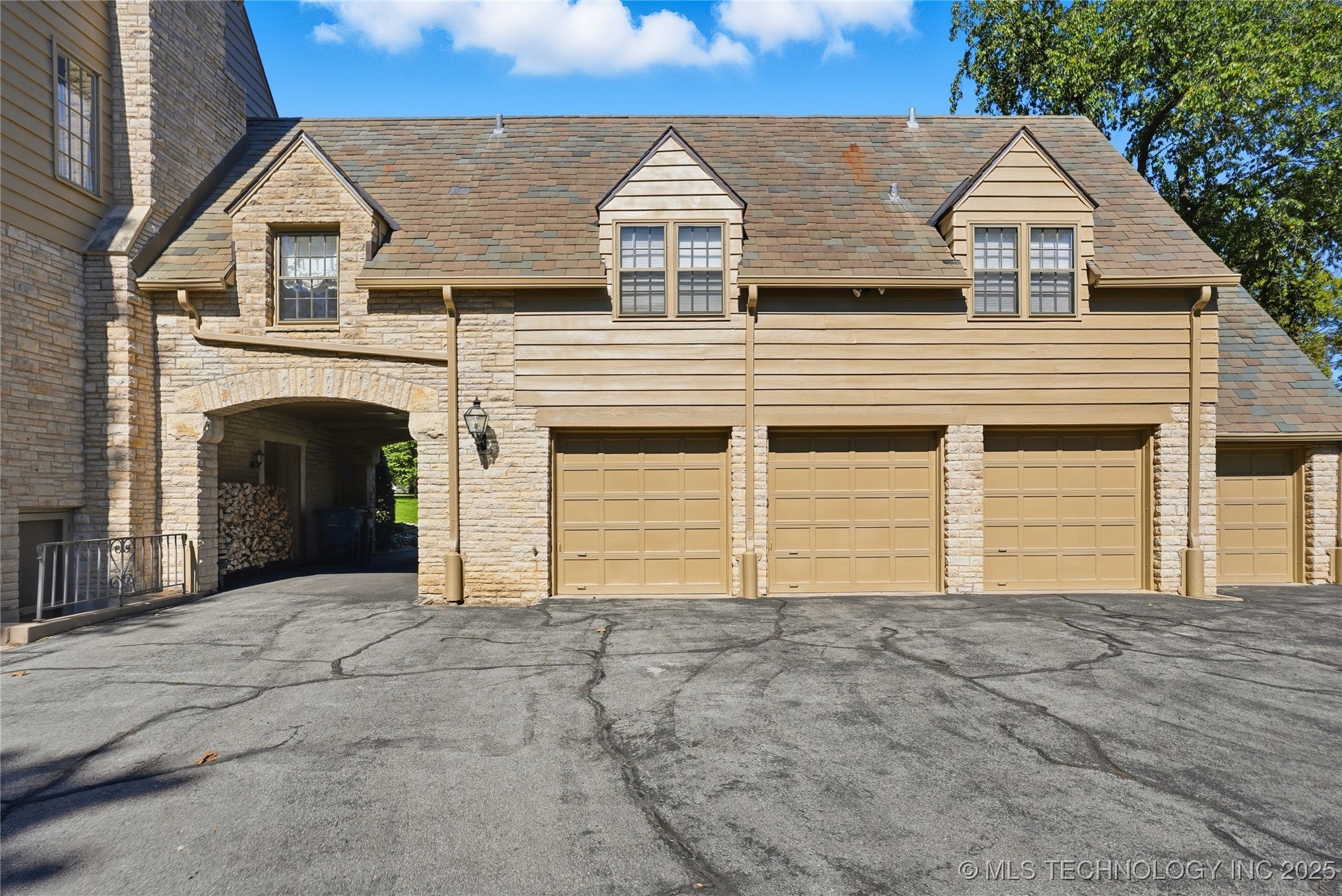 3132 Columbia Cir Circle Property Photo 45