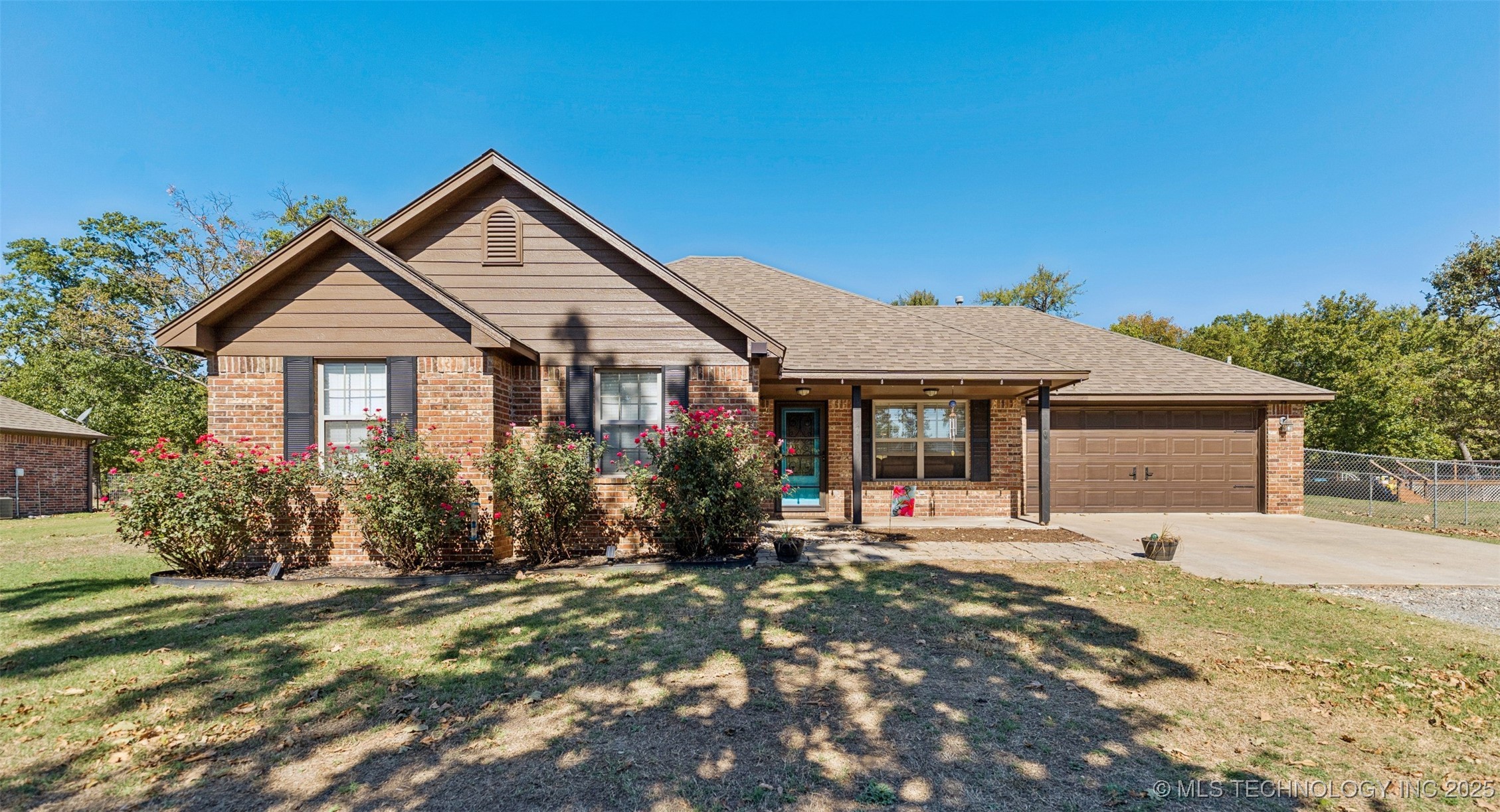 12910 W Southern Oaks Street Property Photo 2