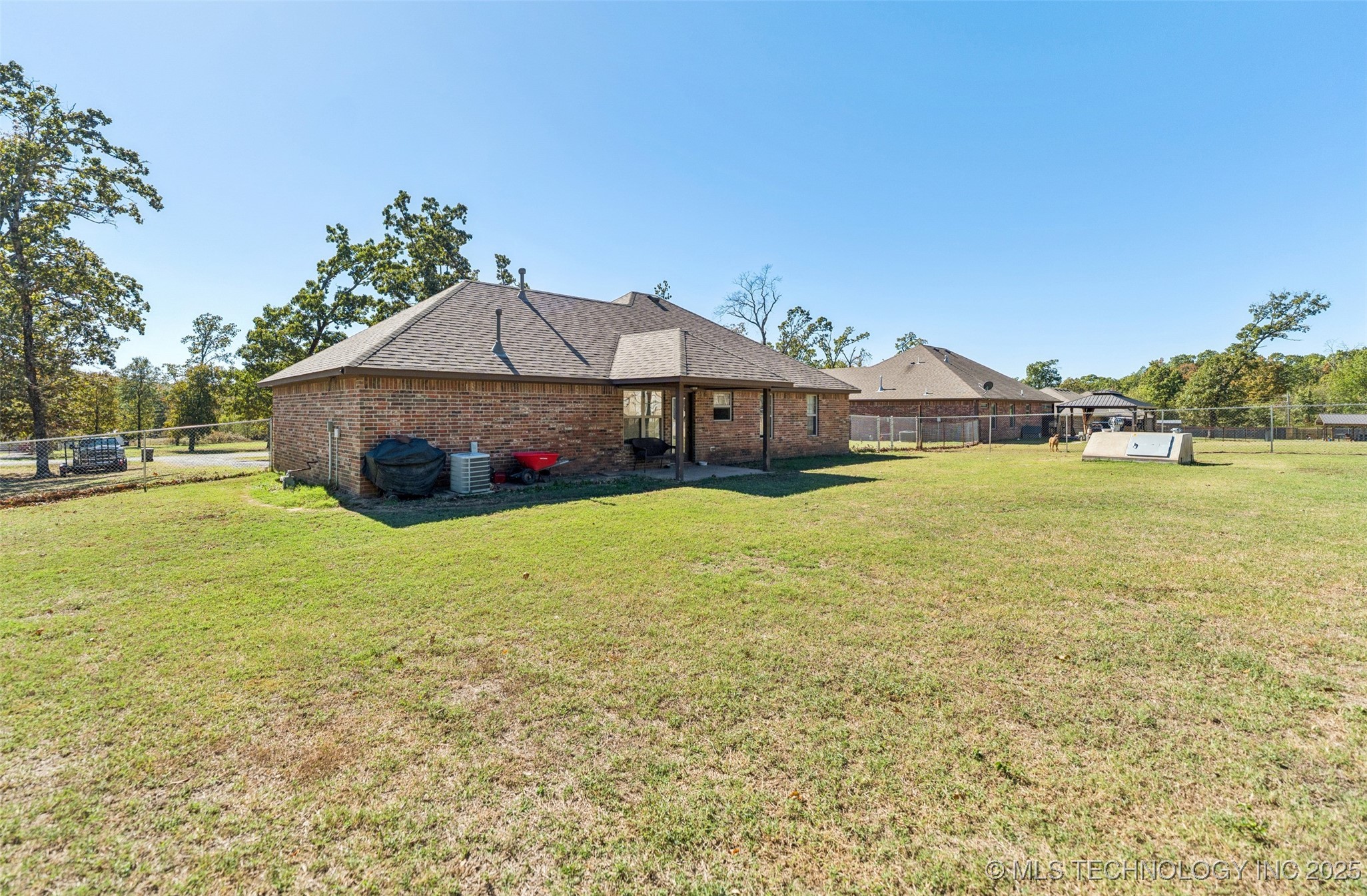12910 W Southern Oaks Street Property Photo 23