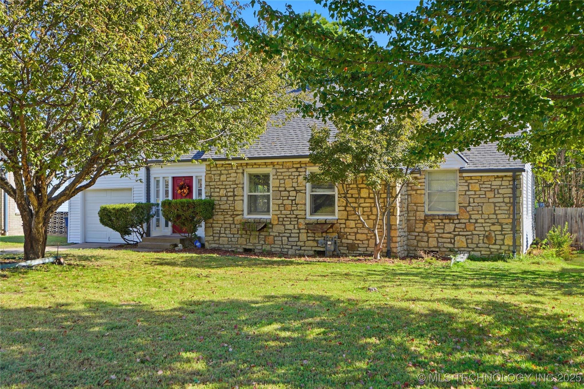 1335 S Urbana Avenue Property Photo 4