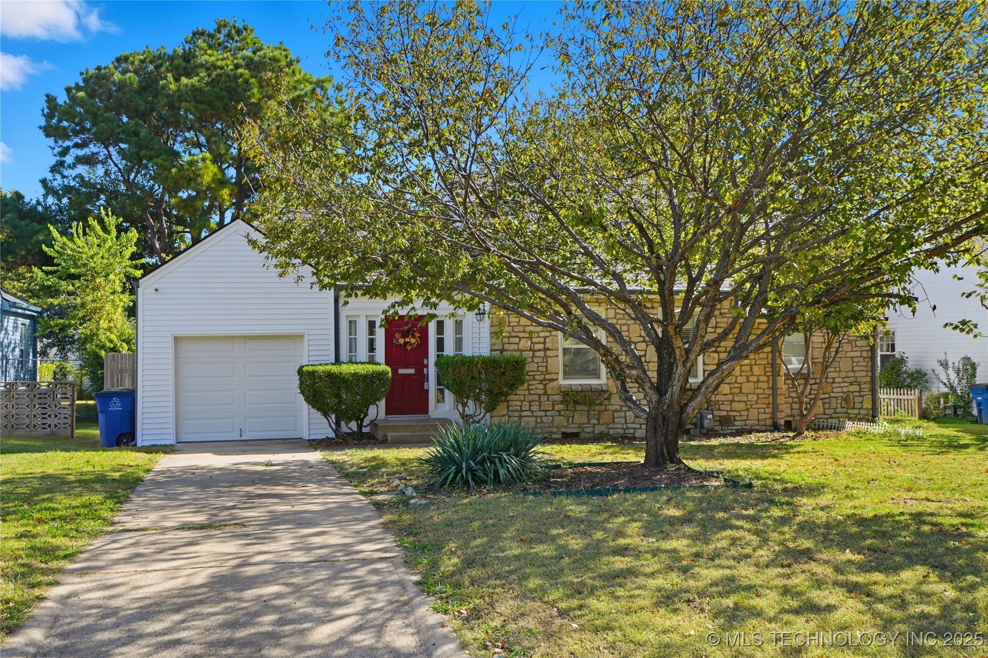 1335 S Urbana Avenue Property Photo 5