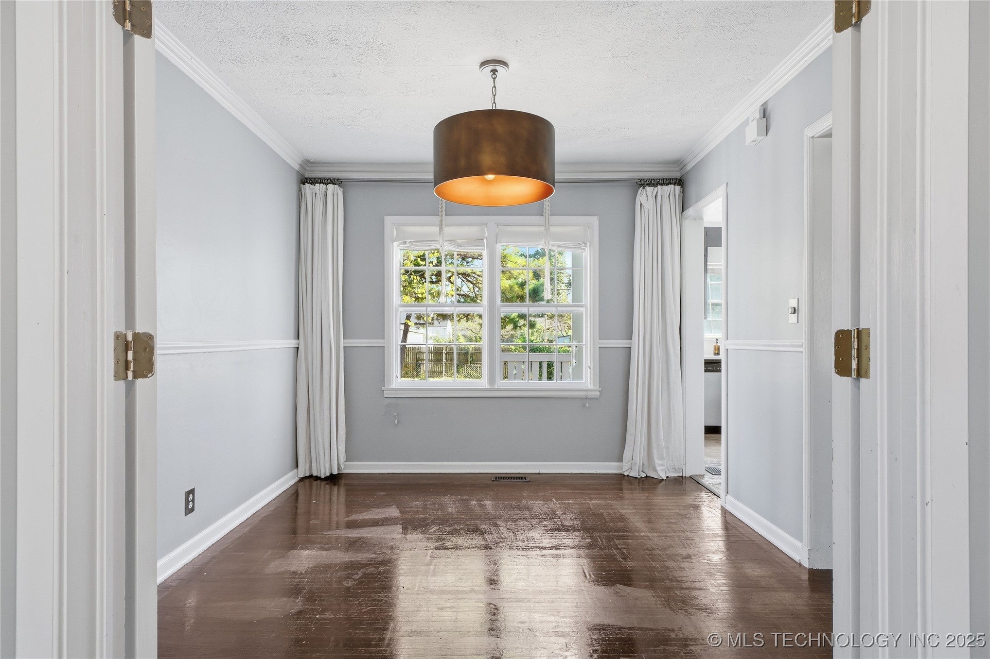 1335 S Urbana Avenue Property Photo 9