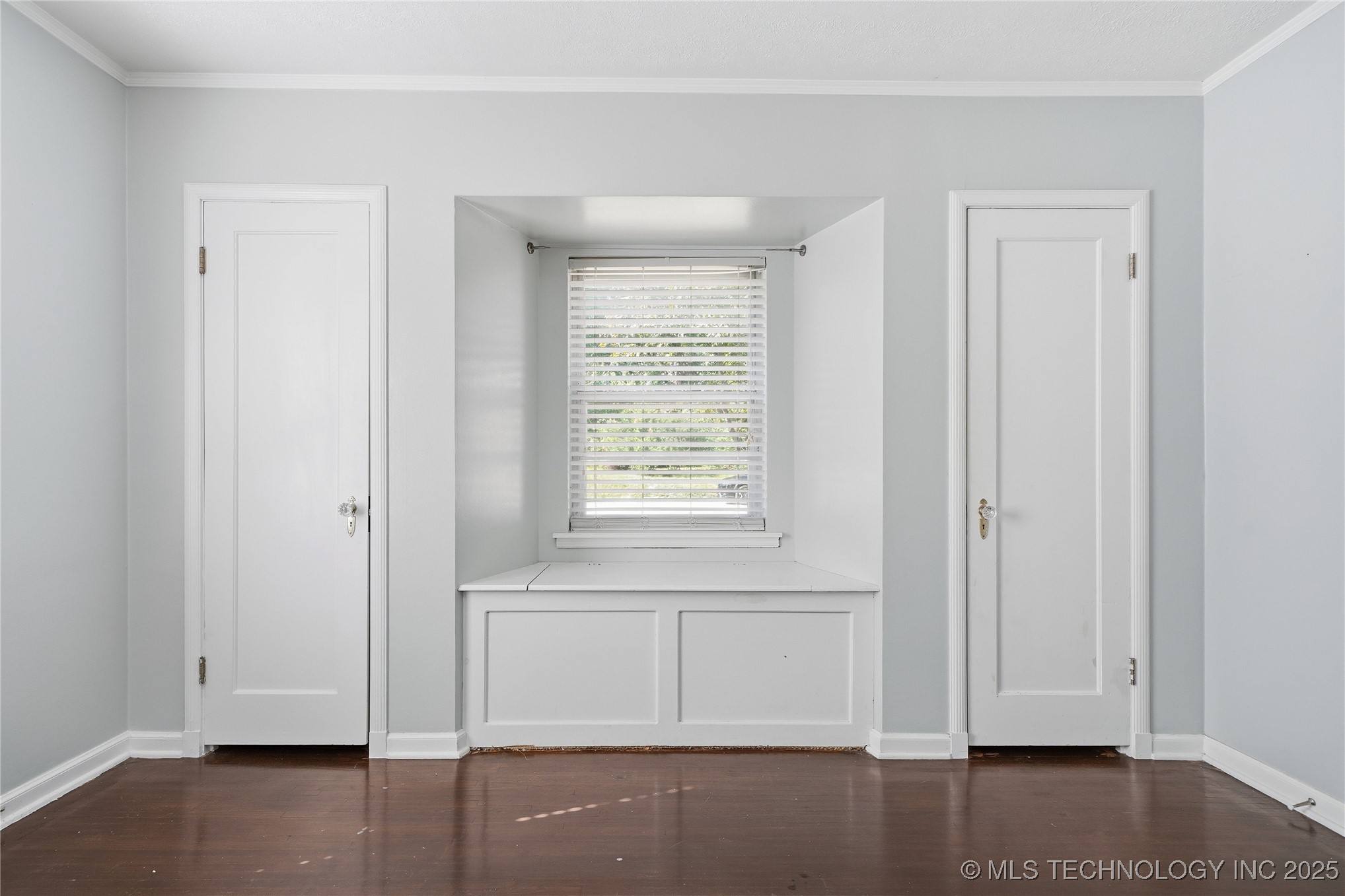 1335 S Urbana Avenue Property Photo 33