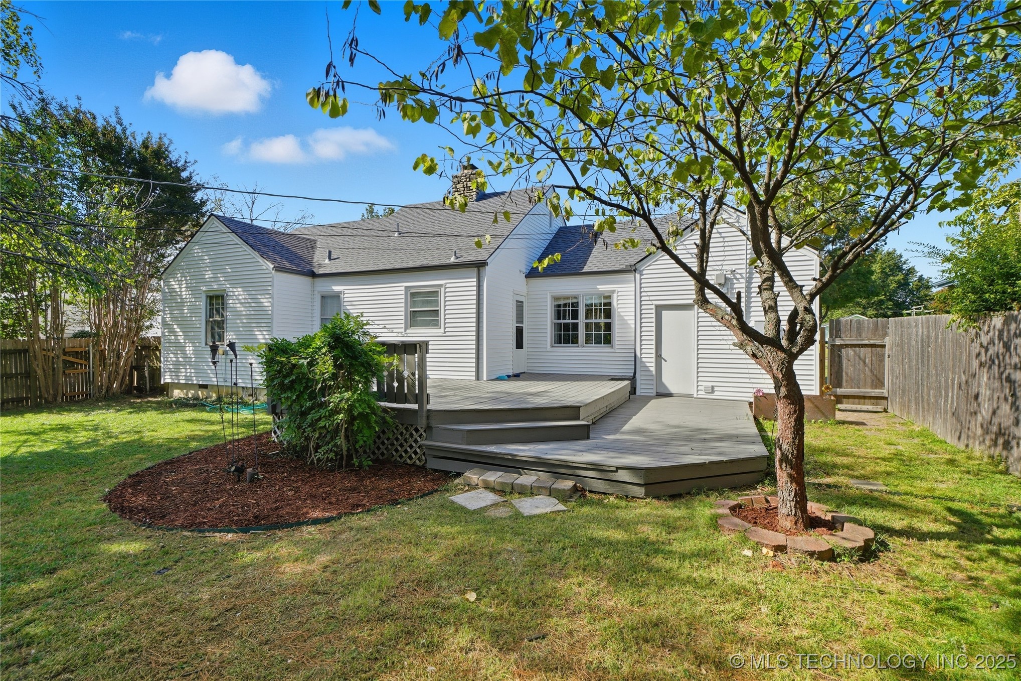 1335 S Urbana Avenue Property Photo 35