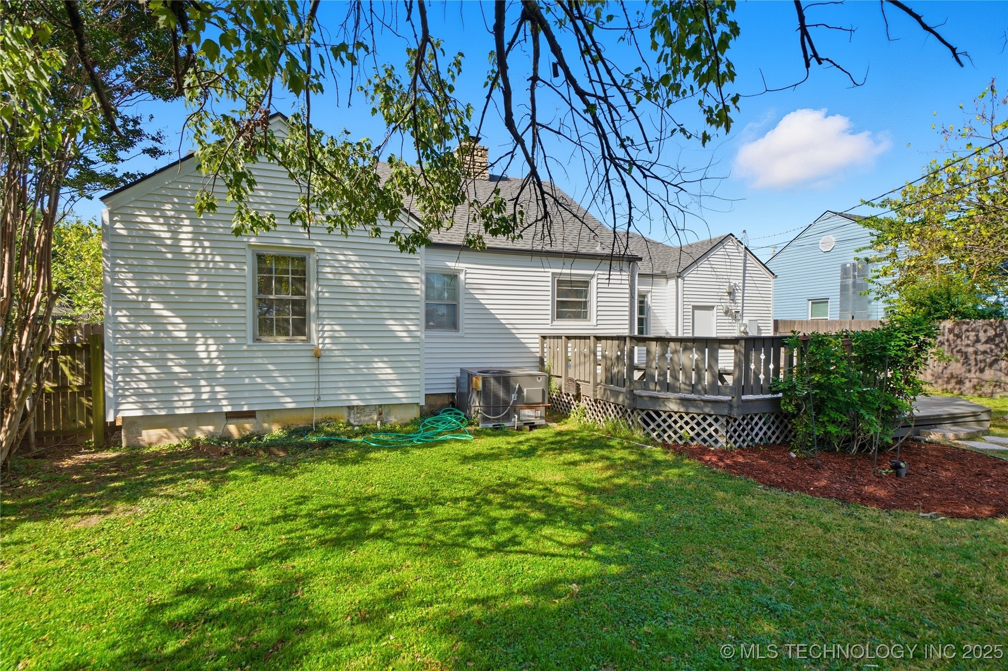 1335 S Urbana Avenue Property Photo 37