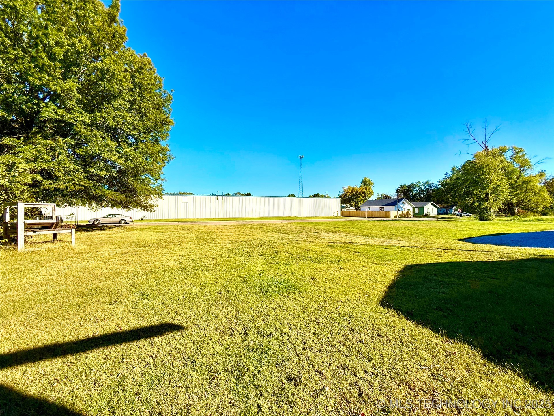 704 E 2nd Avenue Property Photo 10