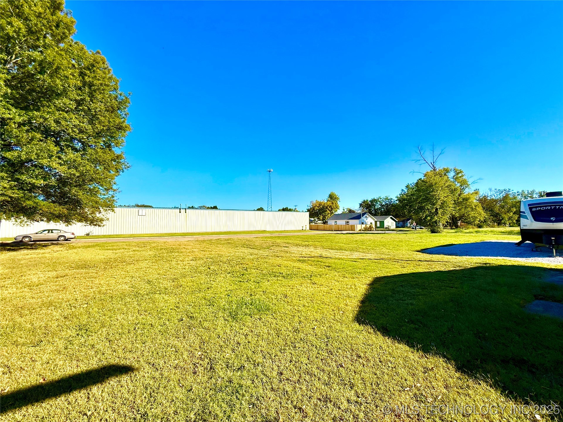 704 E 2nd Avenue Property Photo 11