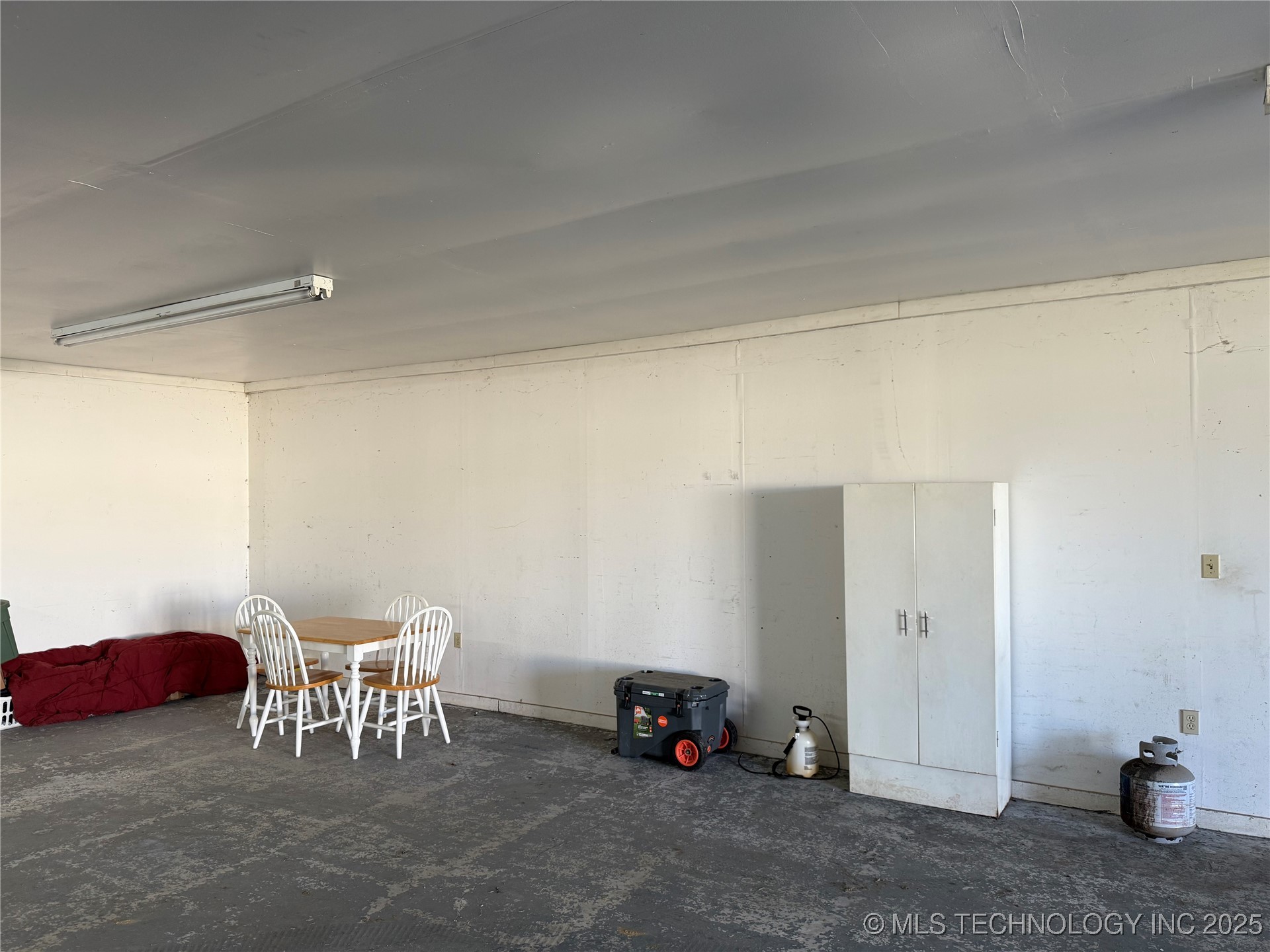 704 E 2nd Avenue Property Photo 14