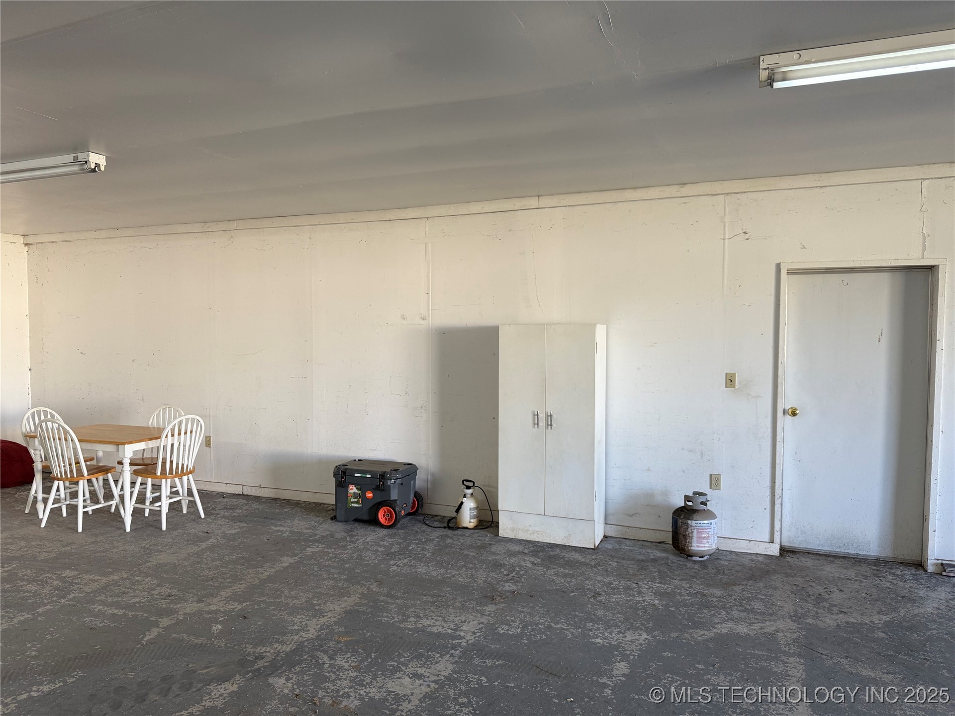 704 E 2nd Avenue Property Photo 15