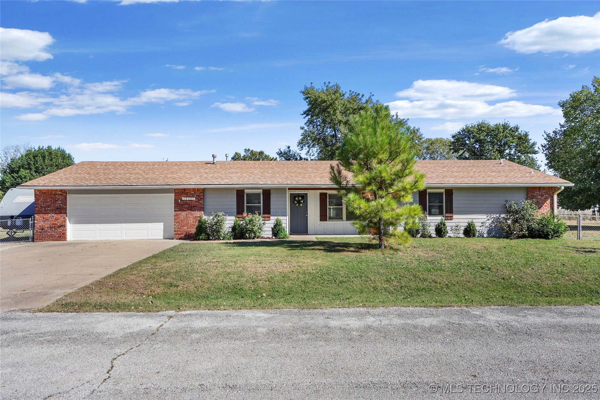 17437 S 91st East Avenue Property Photo 1