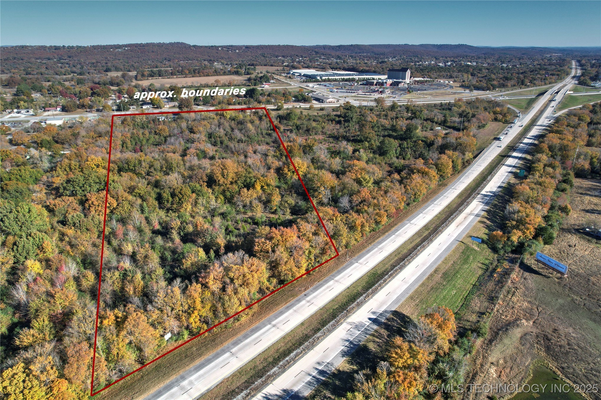 400 W Ray Fine Boulevard Property Photo 5