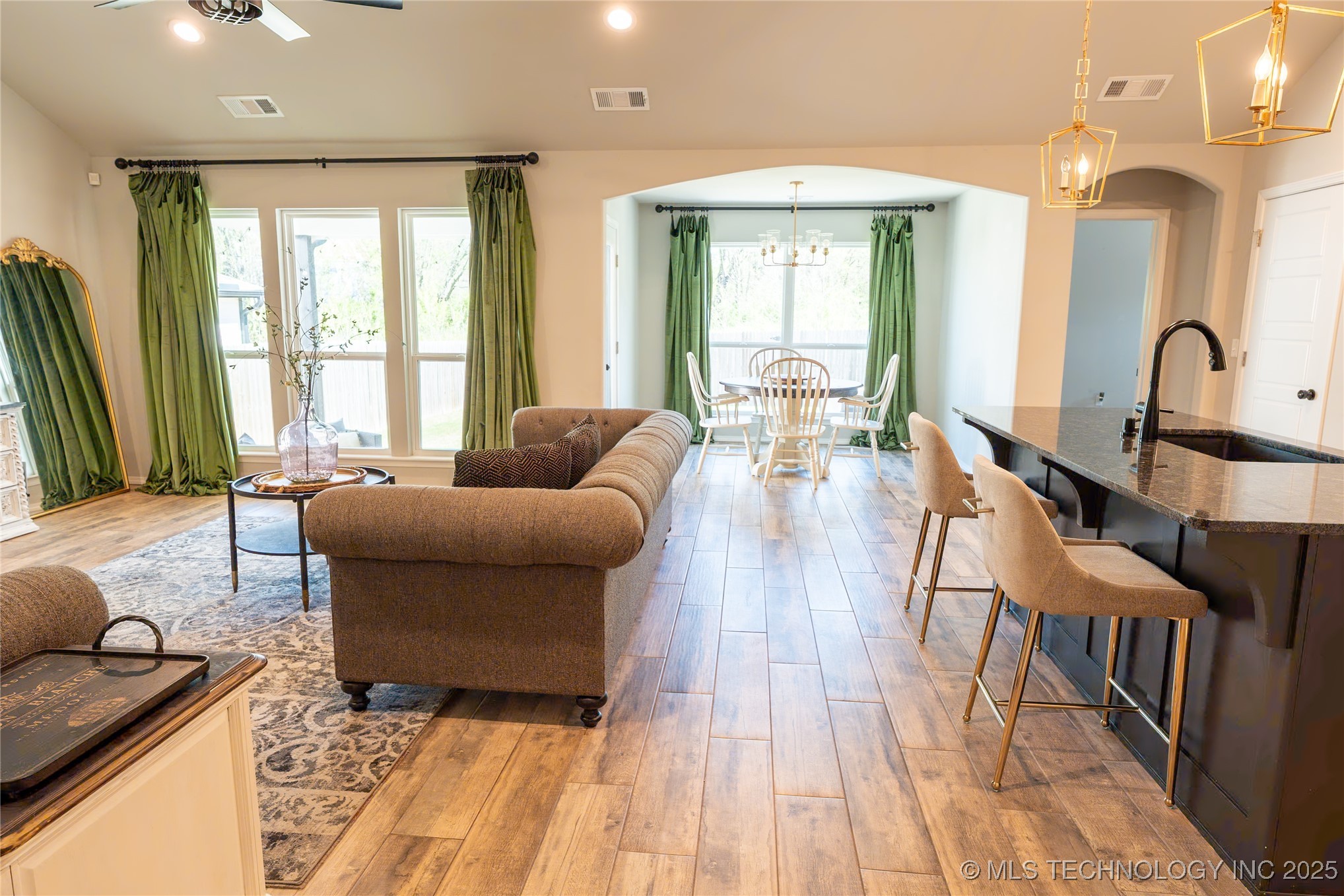 6617 S 22nd Court Property Photo 2