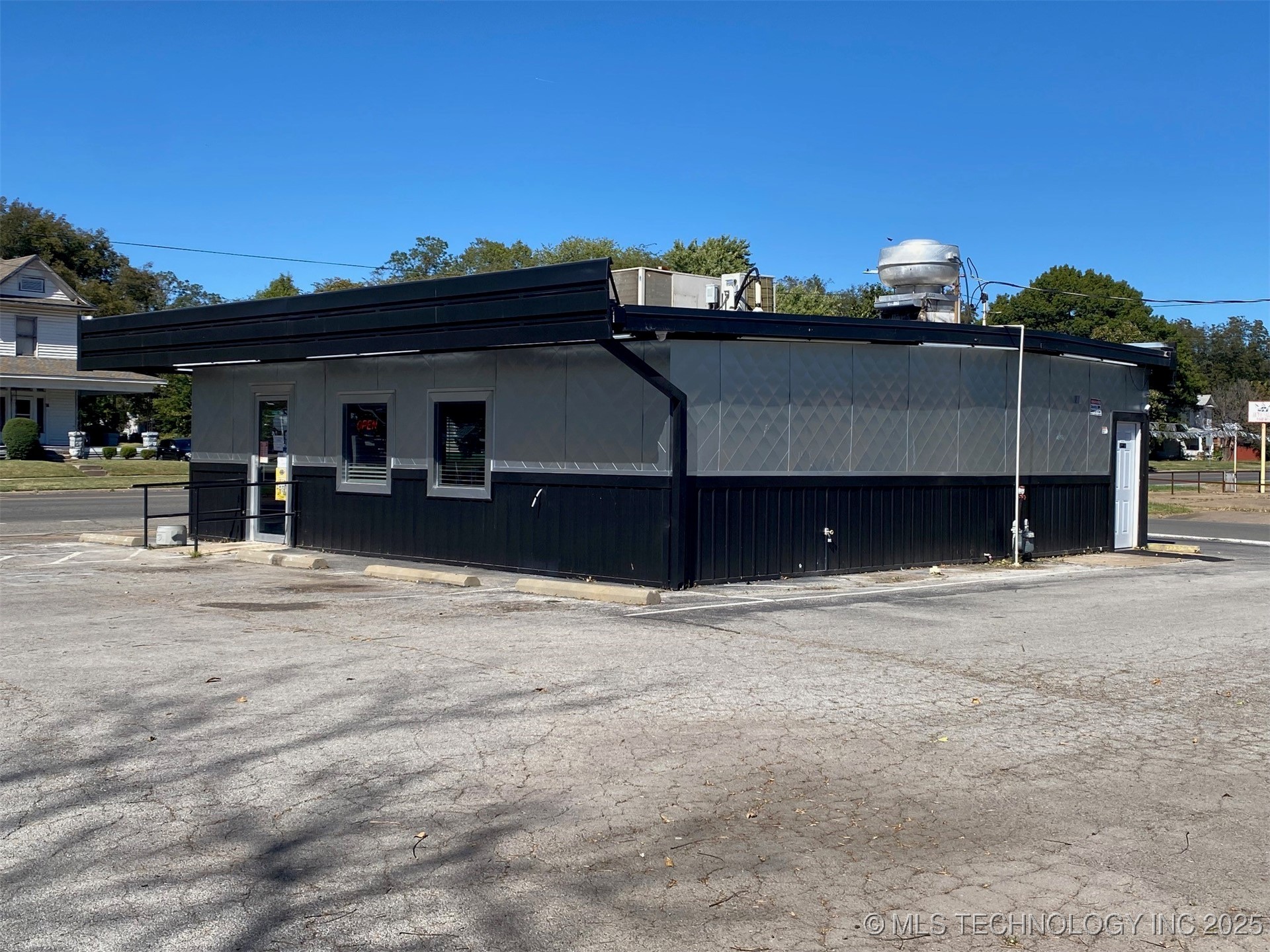 828 Eastside Boulevard Property Photo 2