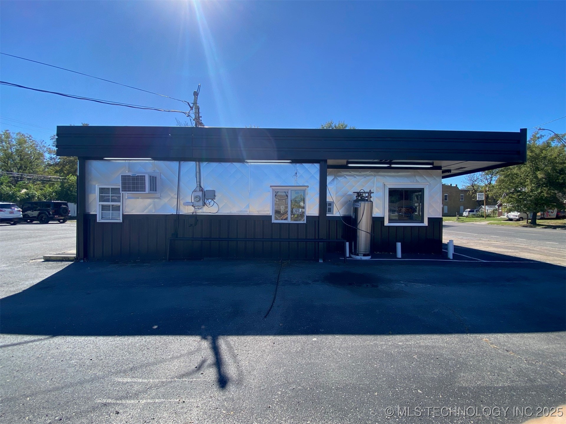 828 Eastside Boulevard Property Photo 5