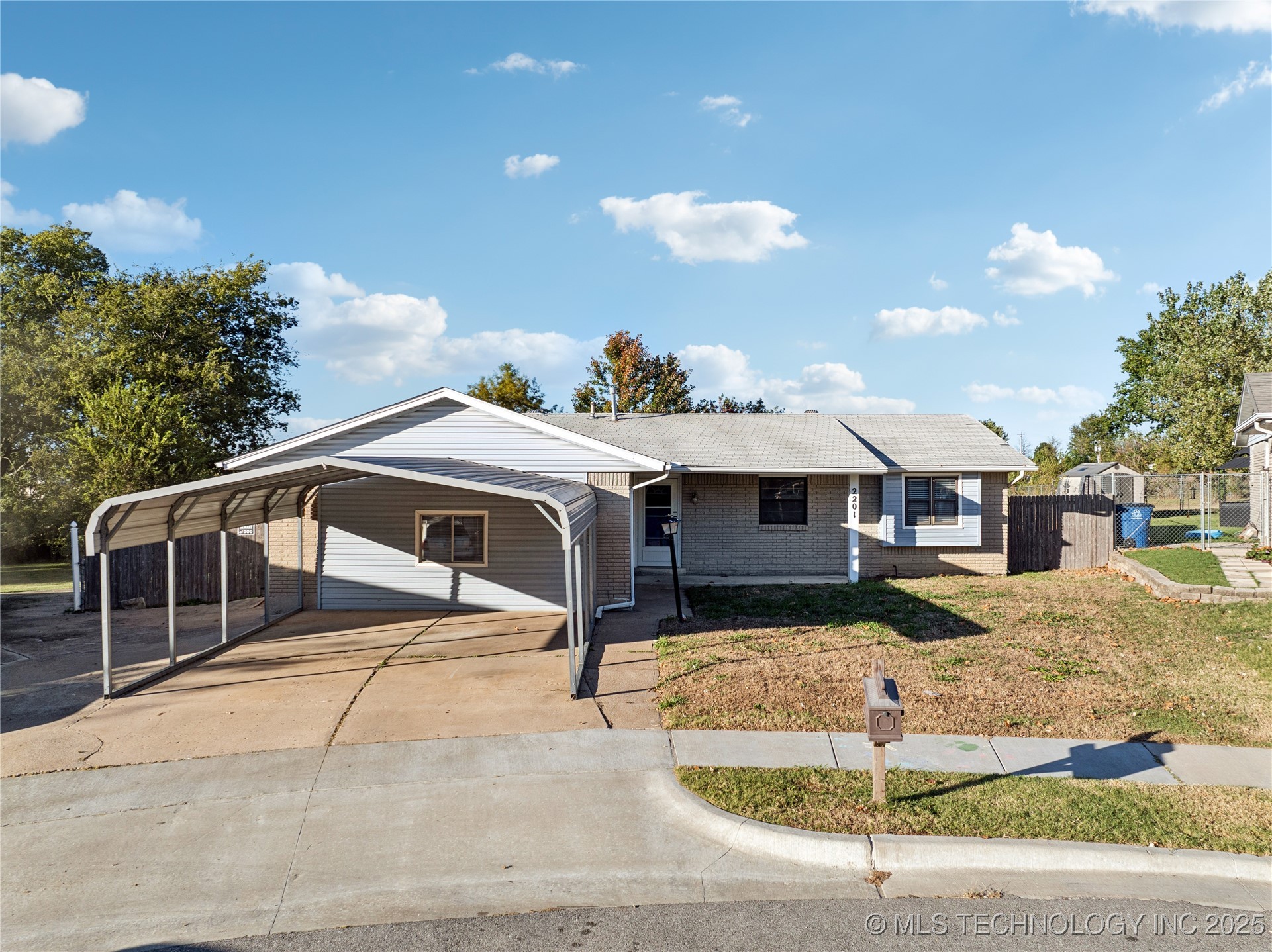 2201 S 133rd East Avenue Property Photo 1