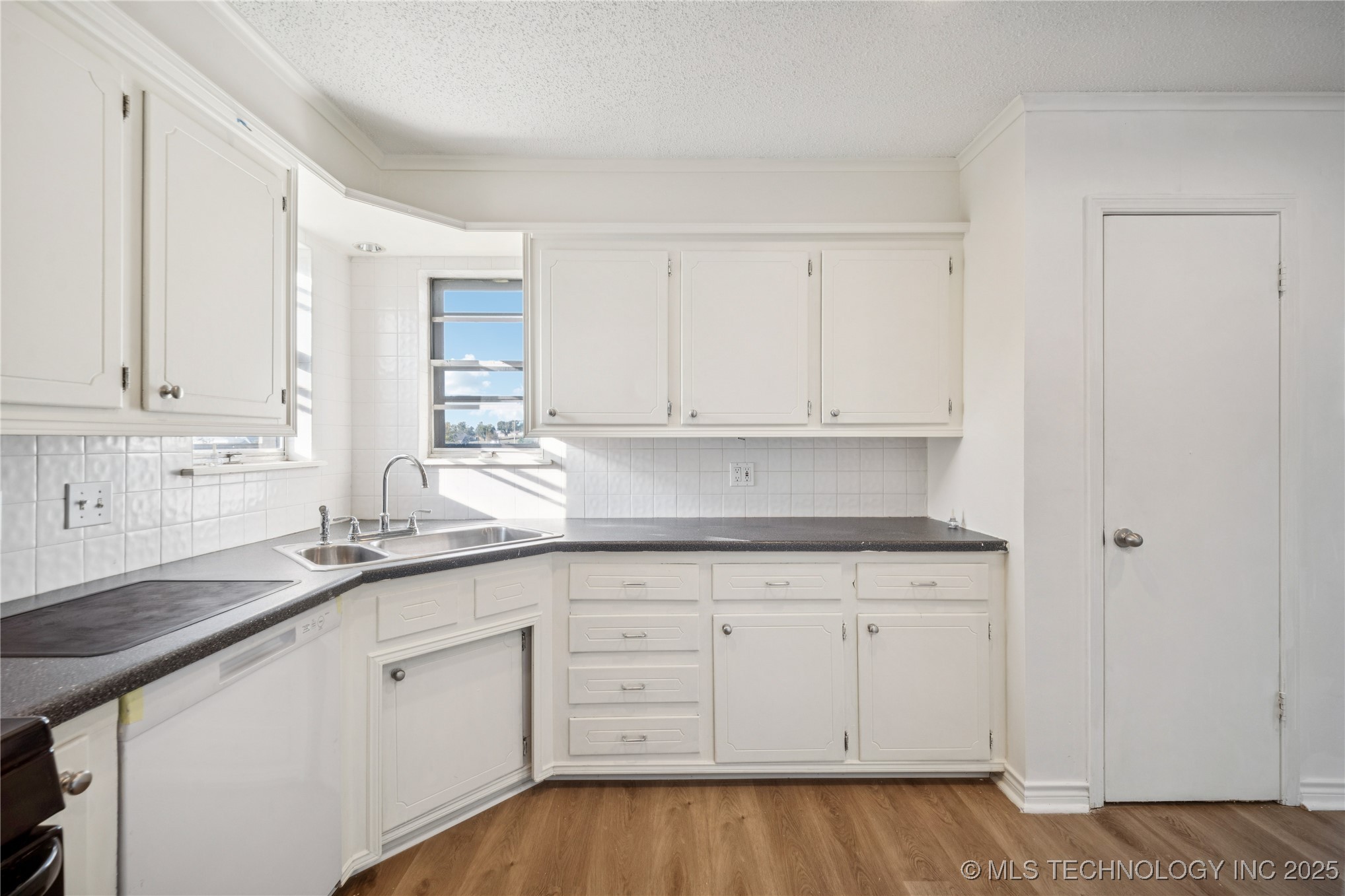 2201 S 133rd East Avenue Property Photo 10