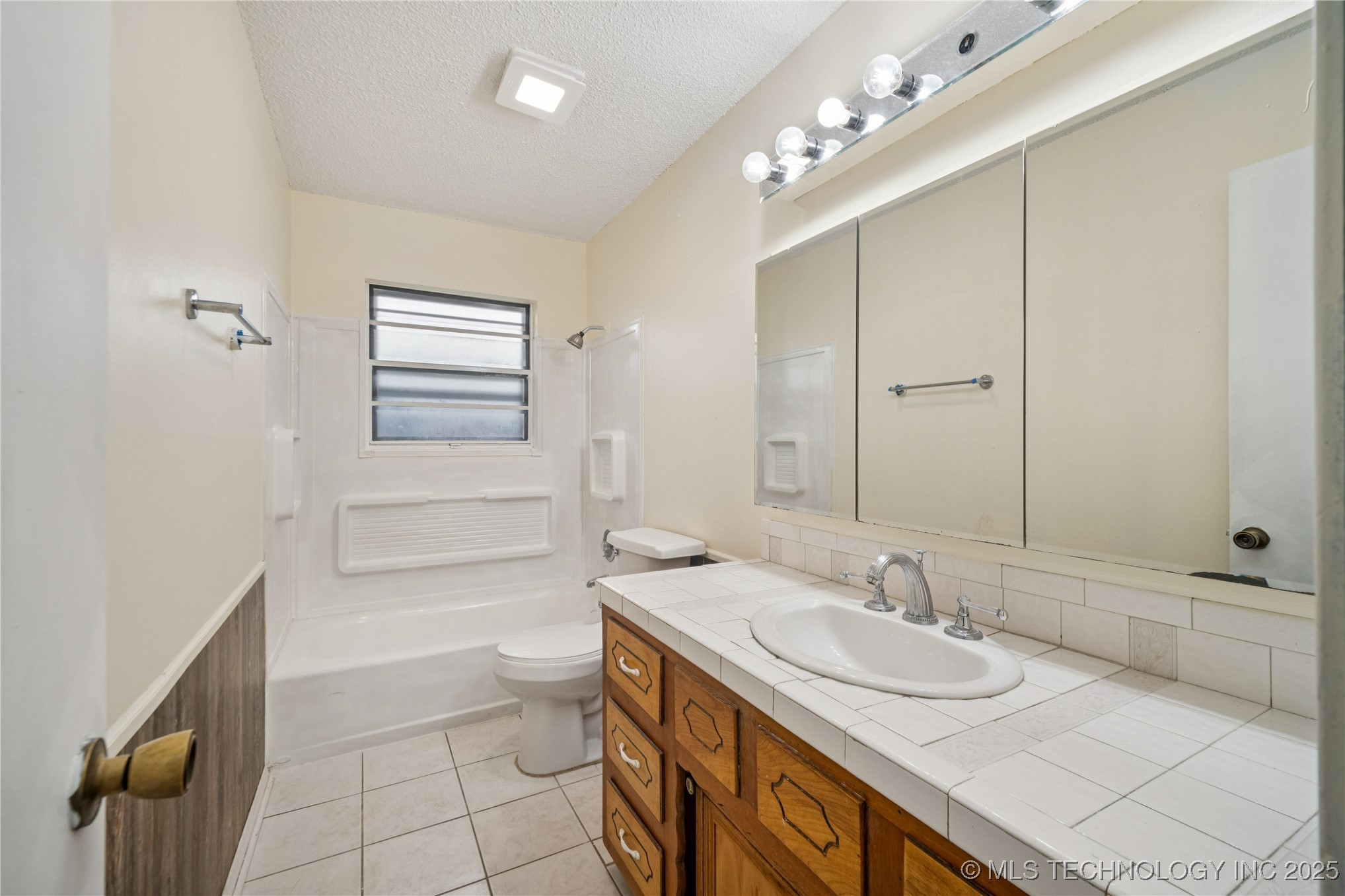 2201 S 133rd East Avenue Property Photo 18