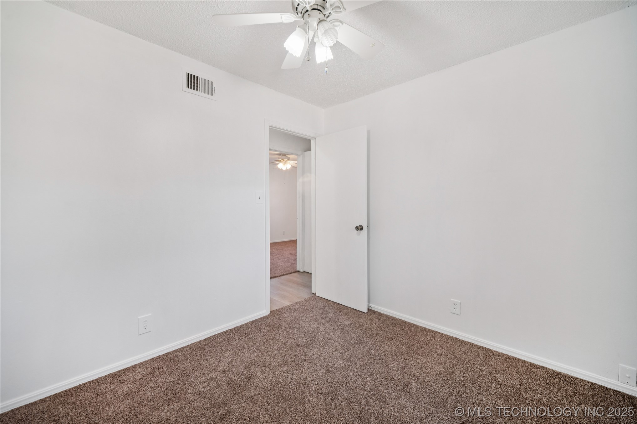 2201 S 133rd East Avenue Property Photo 20