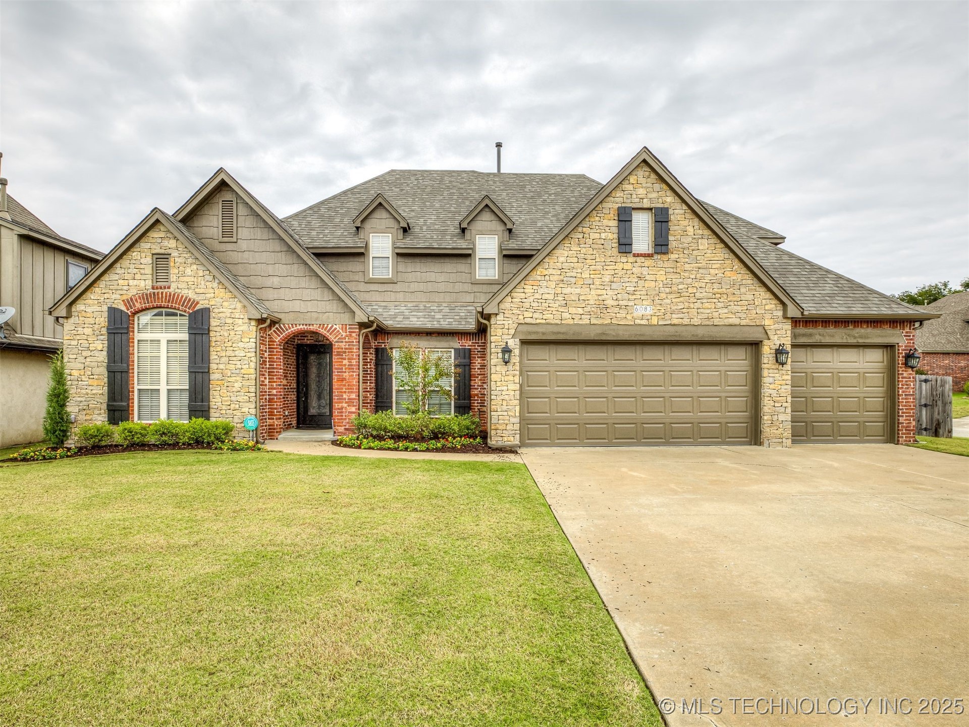 6083 E 143rd Place Property Photo 2