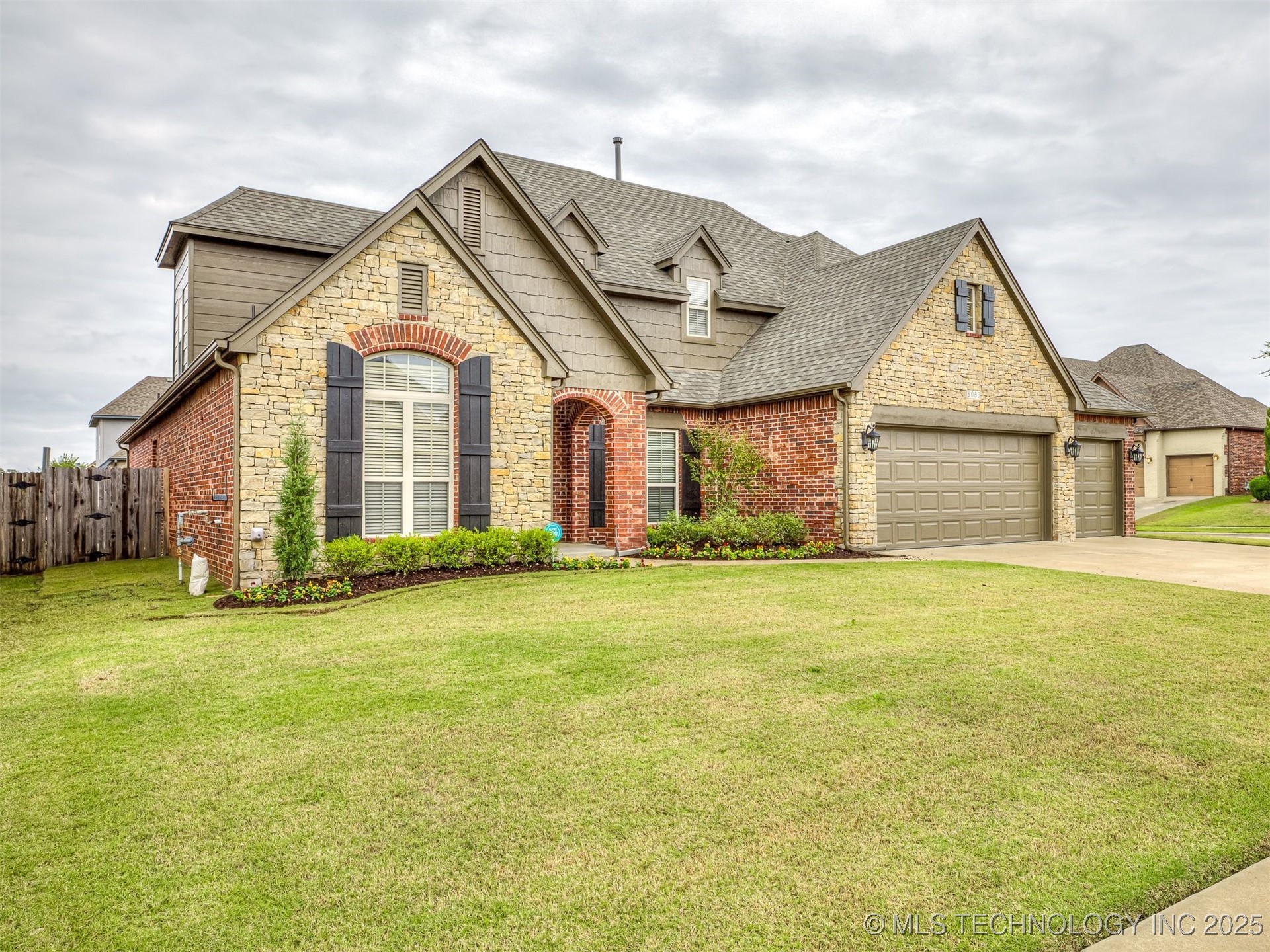 6083 E 143rd Place Property Photo 3