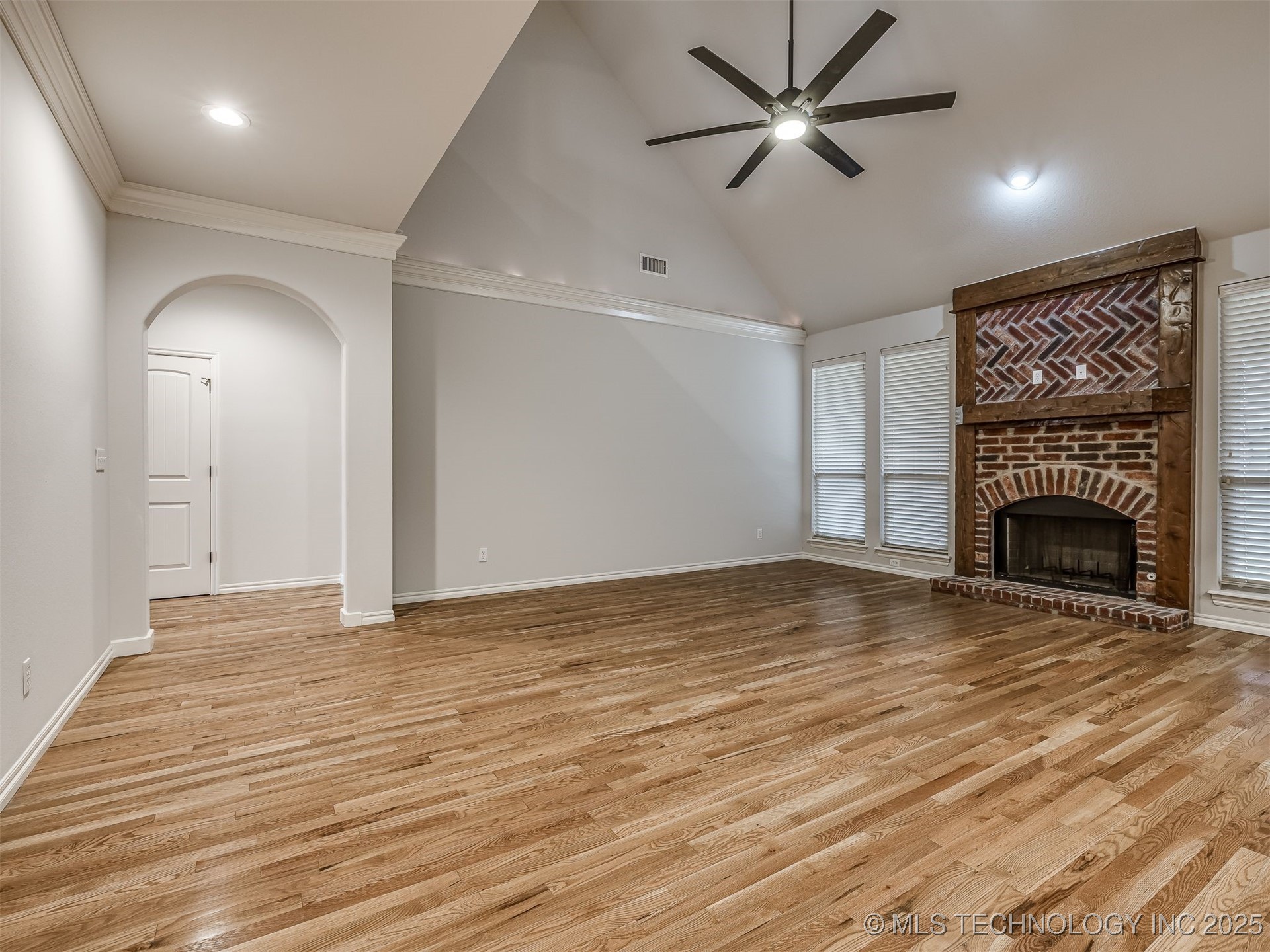 6083 E 143rd Place Property Photo 10