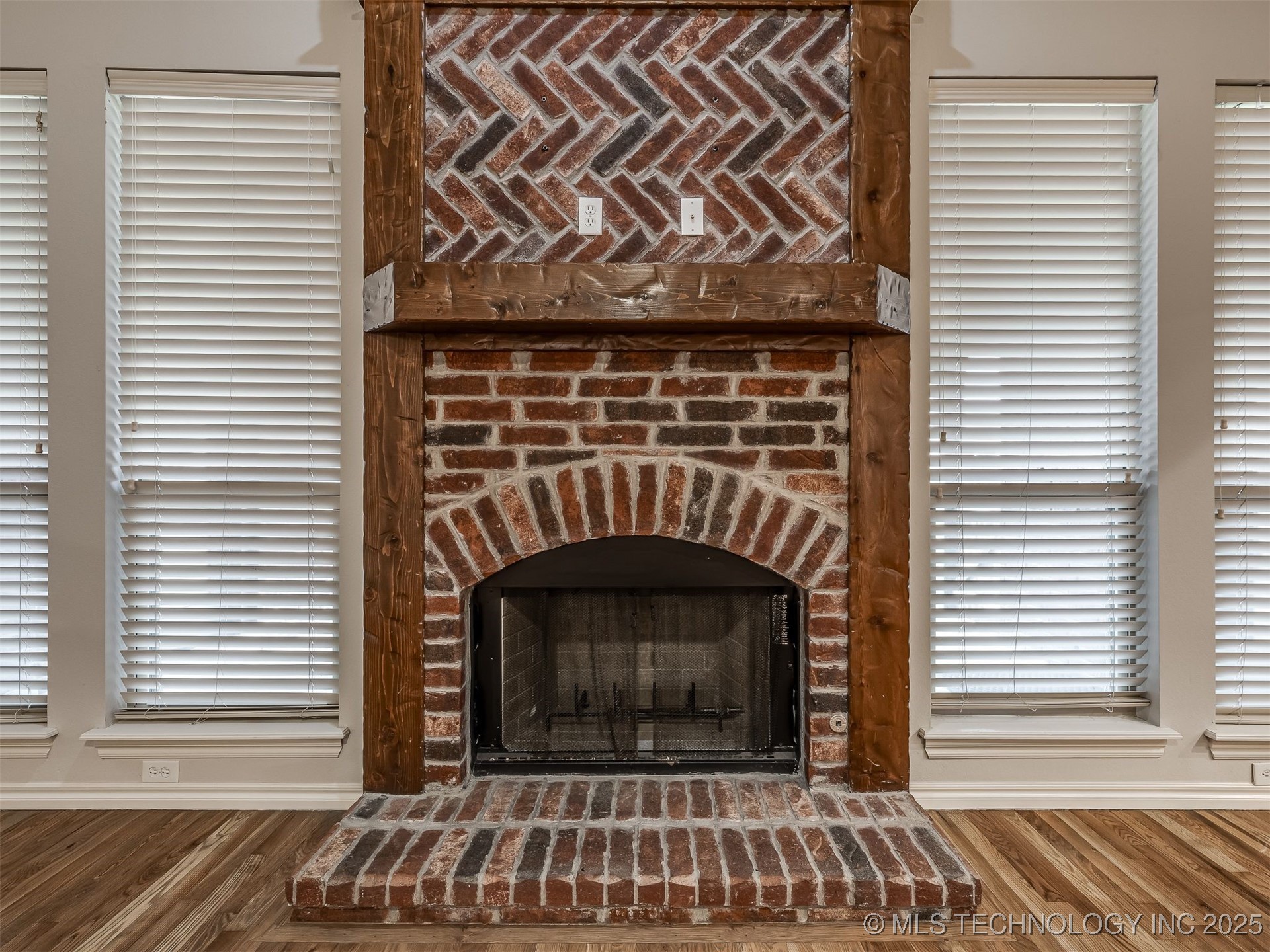 6083 E 143rd Place Property Photo 11