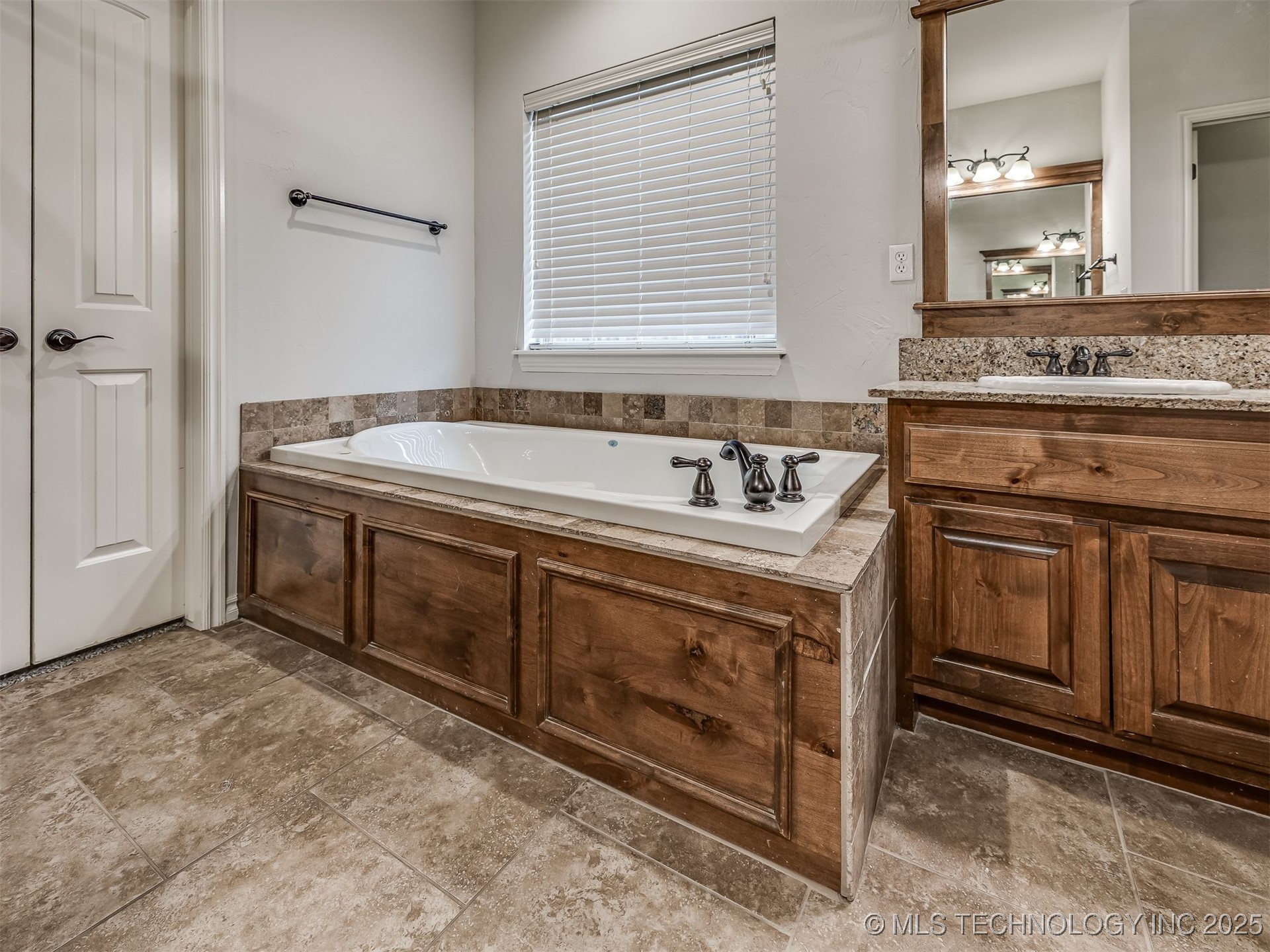 6083 E 143rd Place Property Photo 45