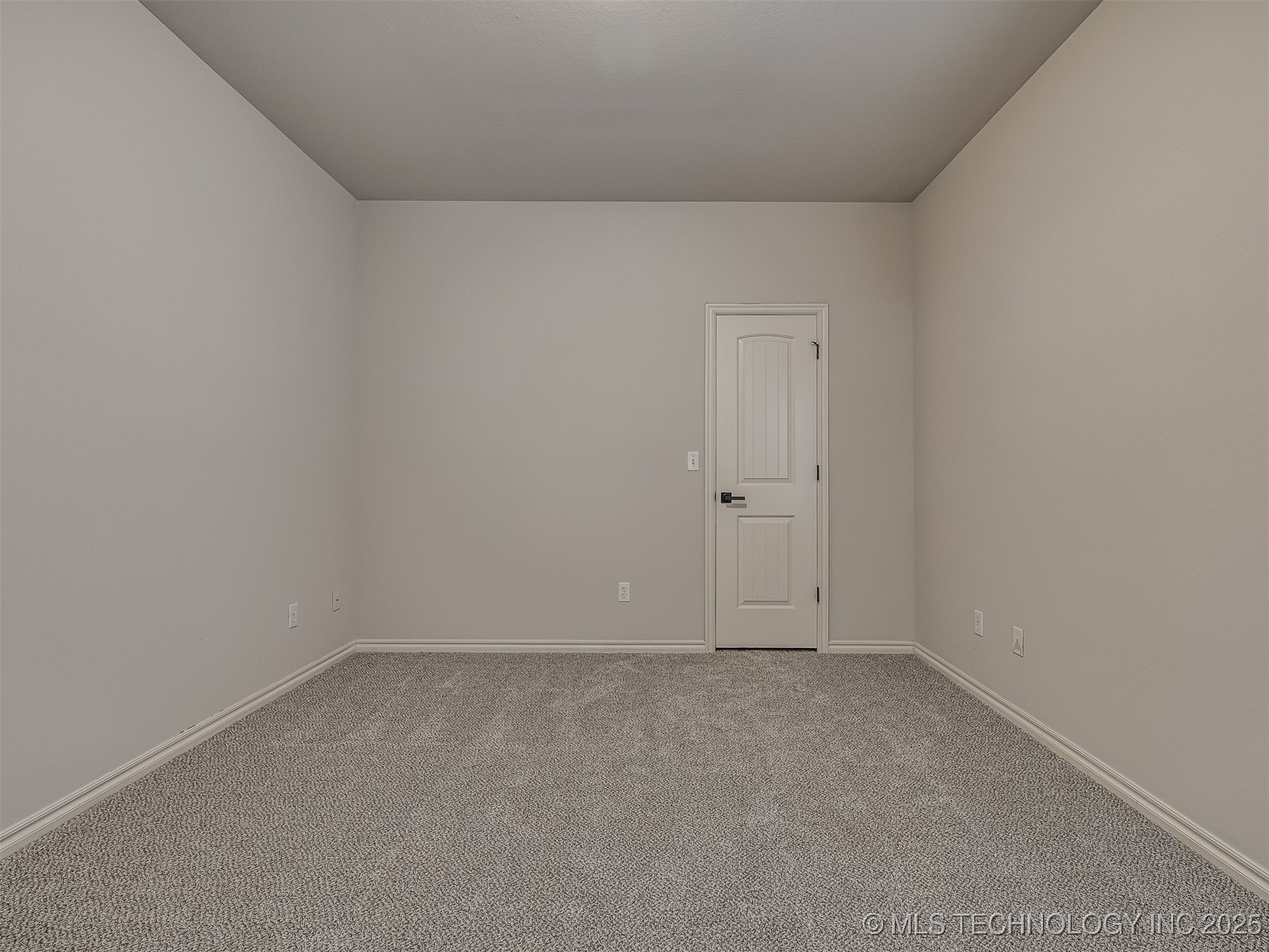 6083 E 143rd Place Property Photo 52